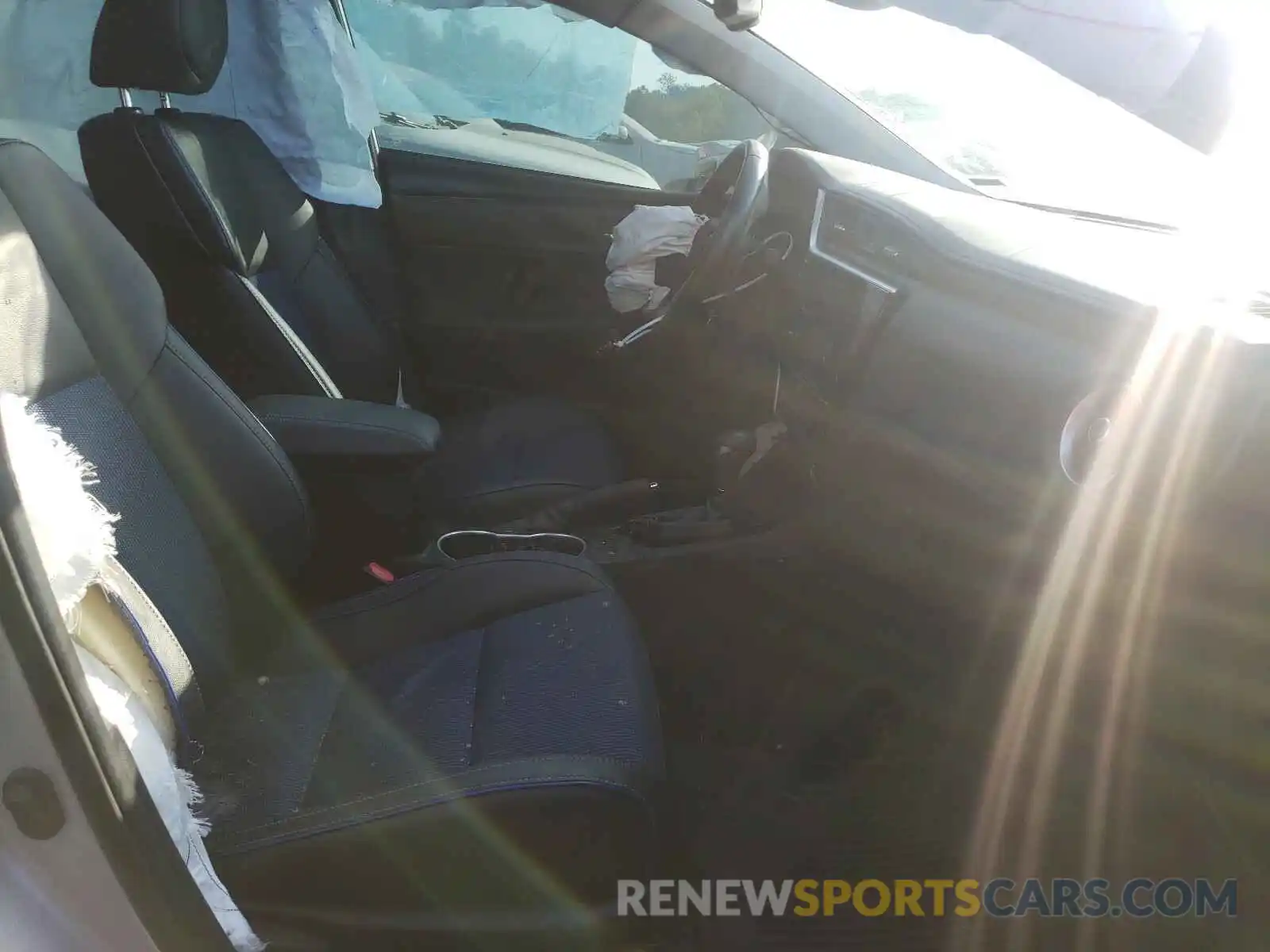 5 Photograph of a damaged car 5YFBURHE5KP858364 TOYOTA COROLLA 2019