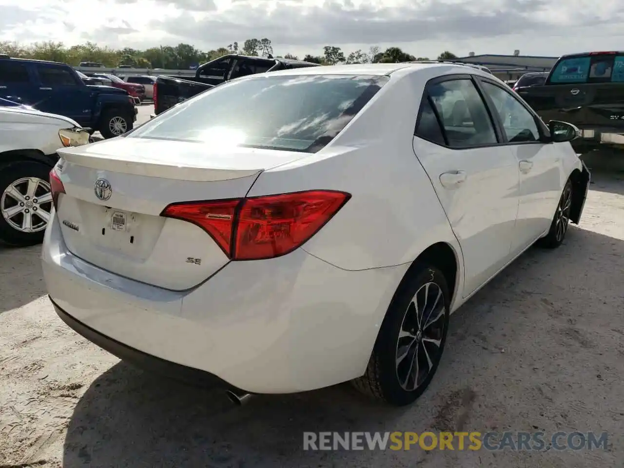 4 Photograph of a damaged car 5YFBURHE5KP859014 TOYOTA COROLLA 2019