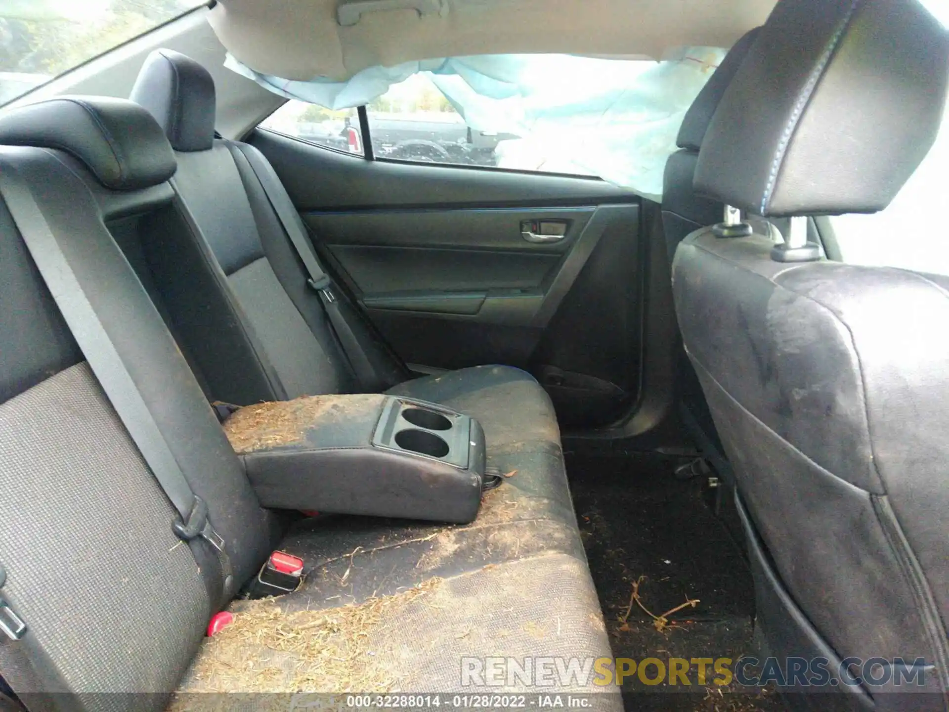 8 Photograph of a damaged car 5YFBURHE5KP860101 TOYOTA COROLLA 2019