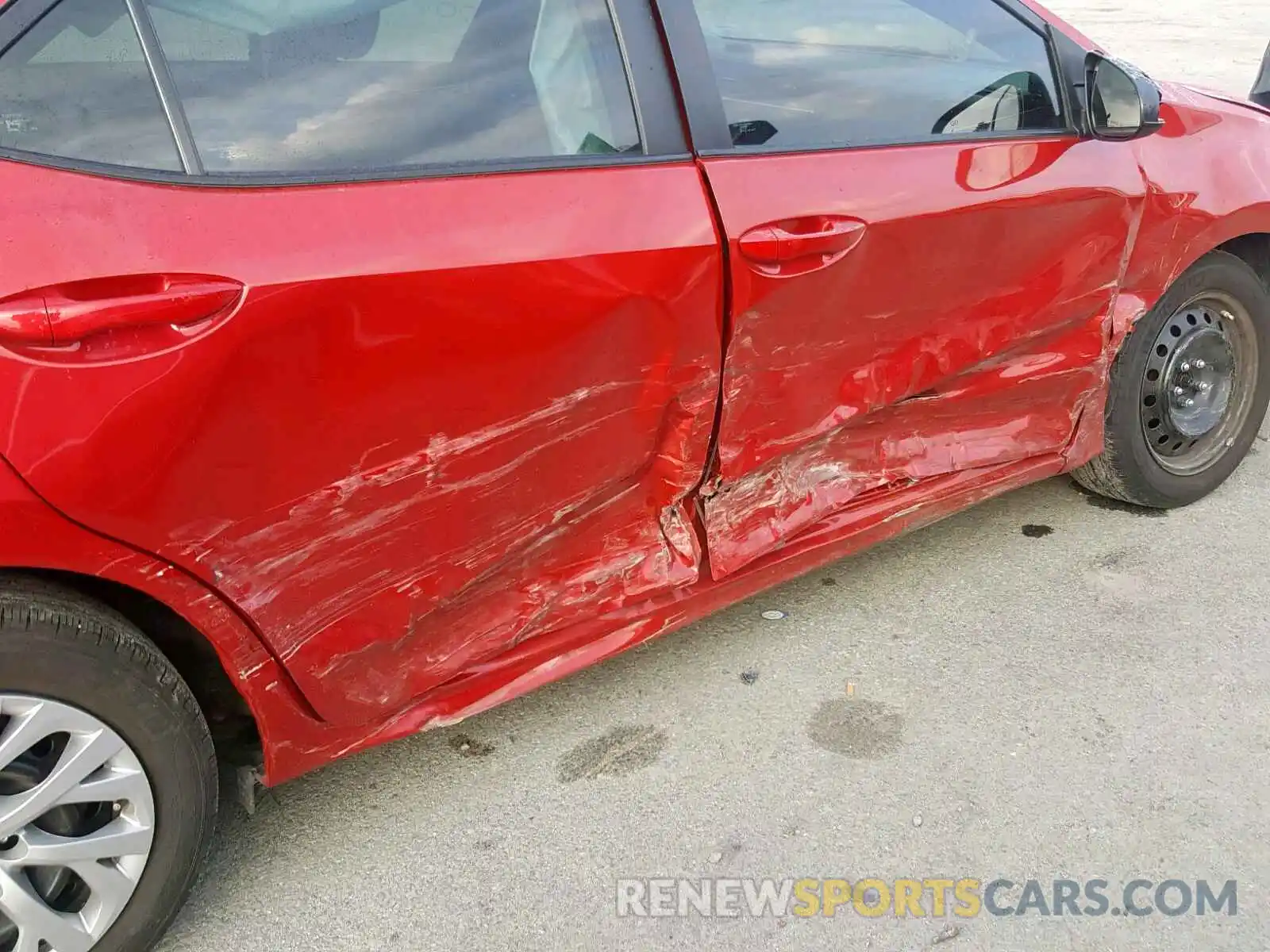 9 Photograph of a damaged car 5YFBURHE5KP860308 TOYOTA COROLLA 2019