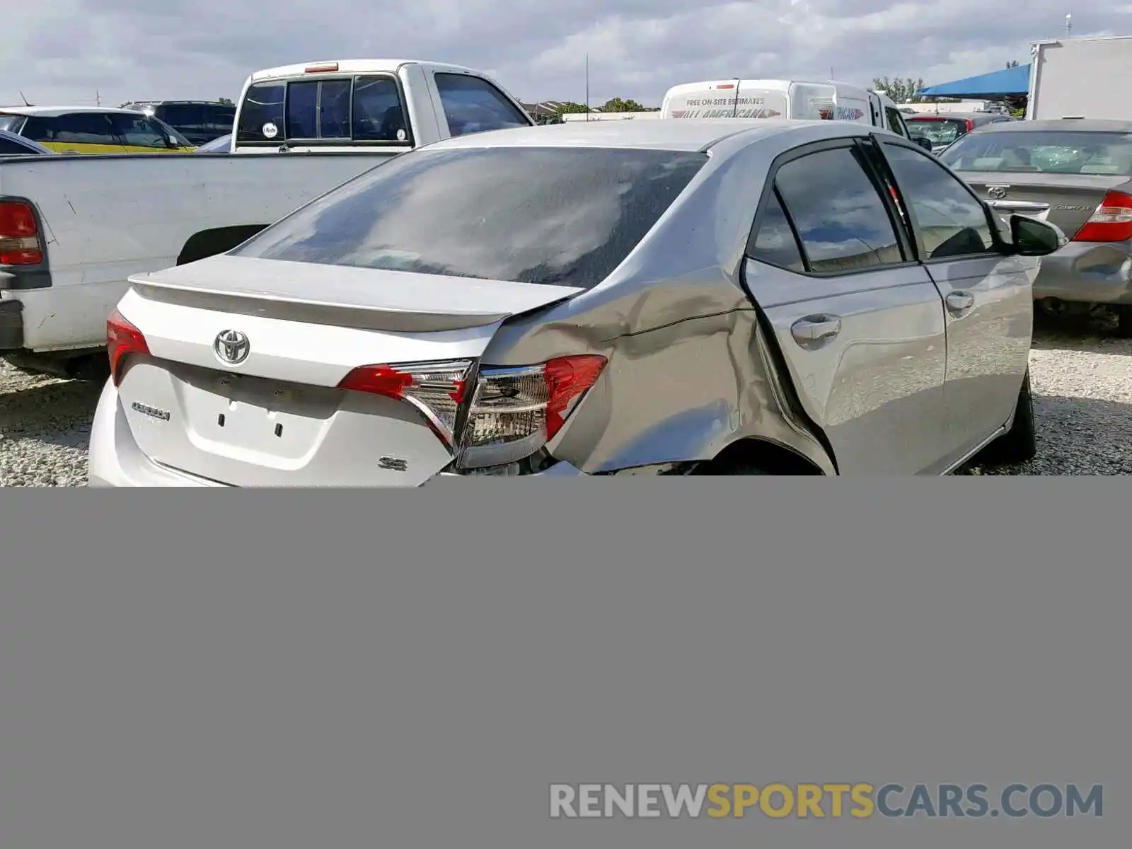 4 Photograph of a damaged car 5YFBURHE5KP861846 TOYOTA COROLLA 2019