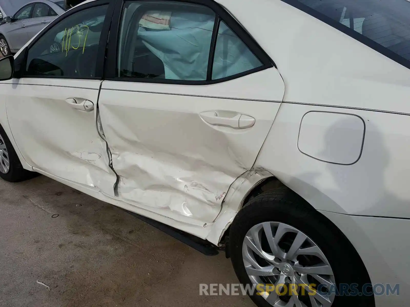 9 Photograph of a damaged car 5YFBURHE5KP861989 TOYOTA COROLLA 2019