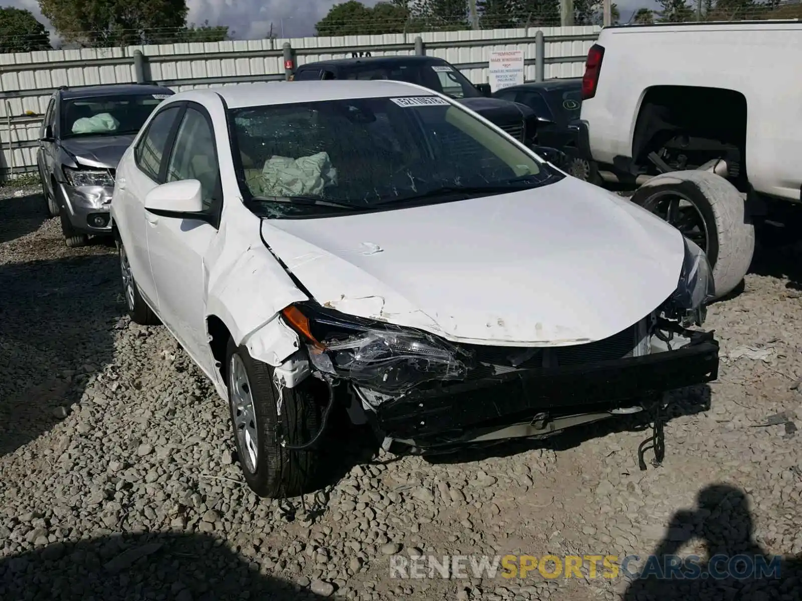 1 Photograph of a damaged car 5YFBURHE5KP862009 TOYOTA COROLLA 2019