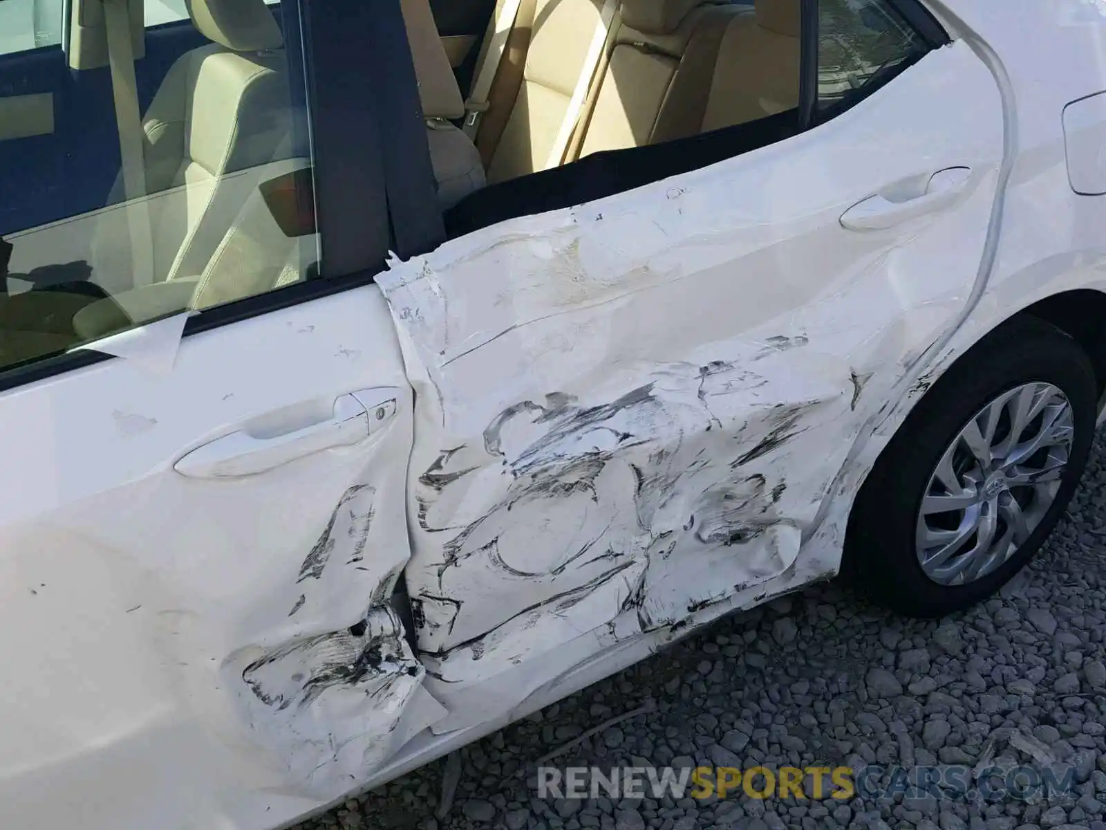 9 Photograph of a damaged car 5YFBURHE5KP862009 TOYOTA COROLLA 2019