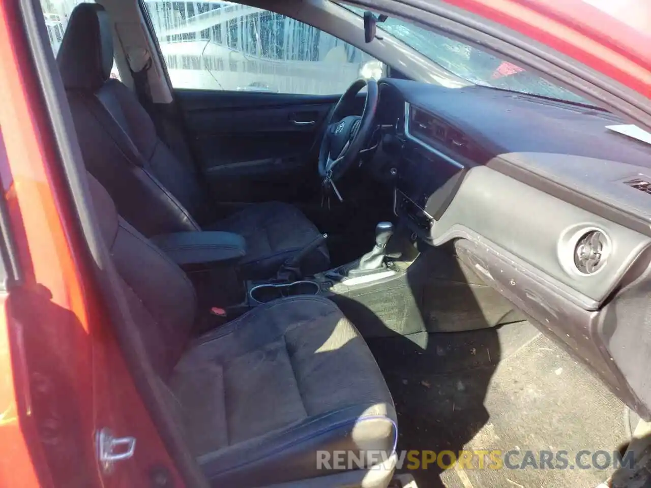 5 Photograph of a damaged car 5YFBURHE5KP862494 TOYOTA COROLLA 2019