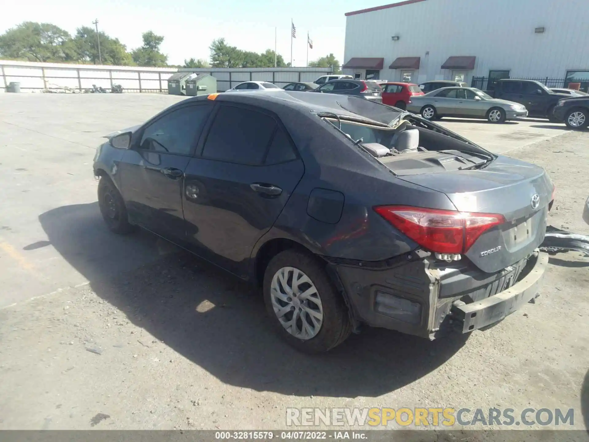 3 Фотография поврежденного автомобиля 5YFBURHE5KP863029 TOYOTA COROLLA 2019