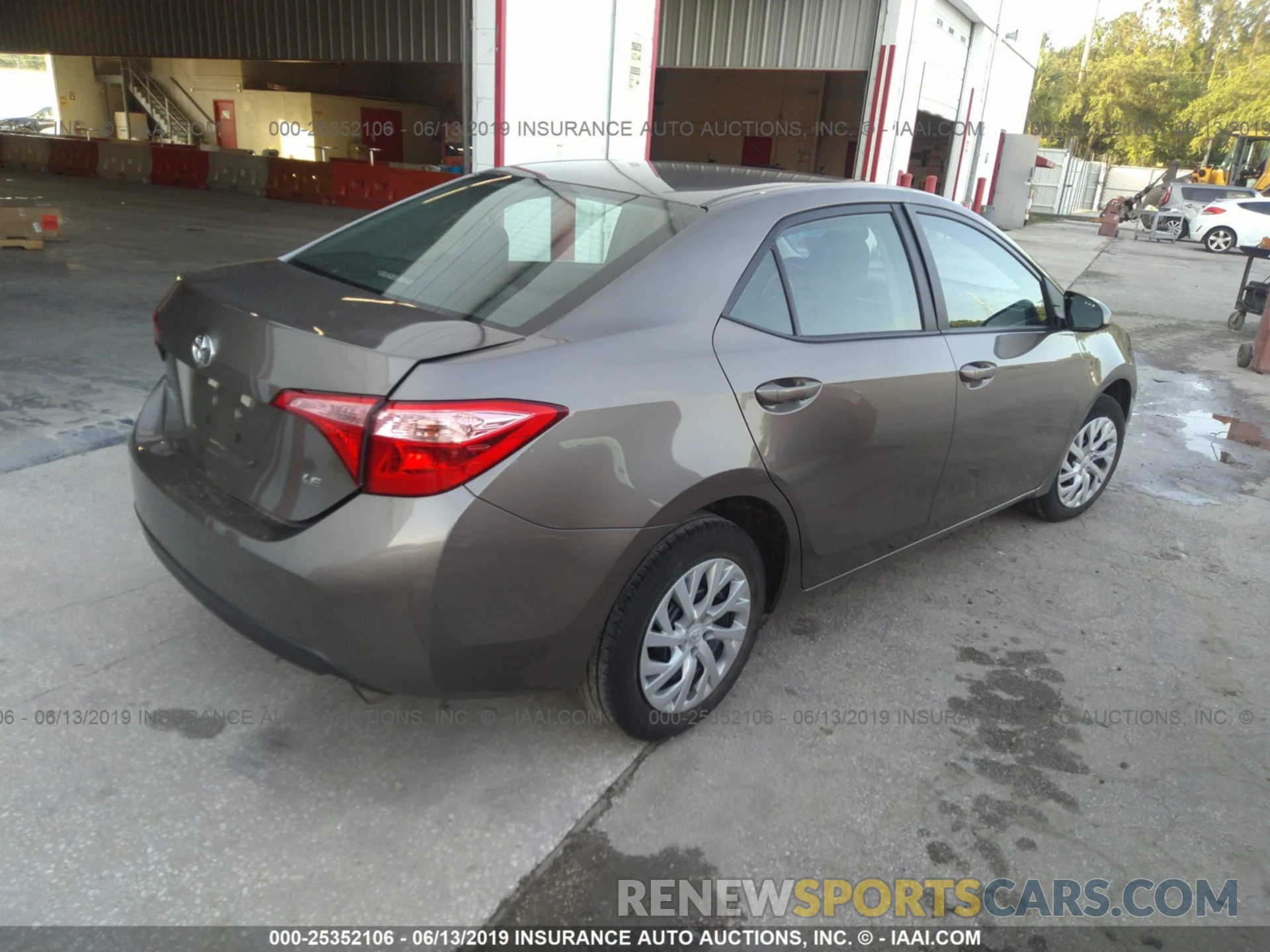 4 Photograph of a damaged car 5YFBURHE5KP863953 TOYOTA COROLLA 2019