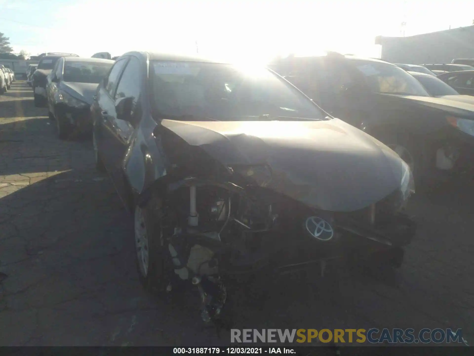 6 Photograph of a damaged car 5YFBURHE5KP864195 TOYOTA COROLLA 2019