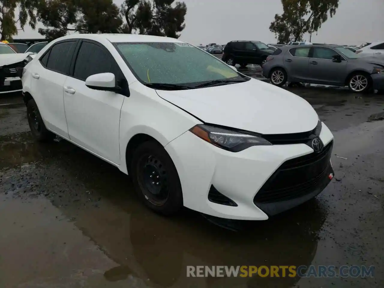 1 Photograph of a damaged car 5YFBURHE5KP864472 TOYOTA COROLLA 2019