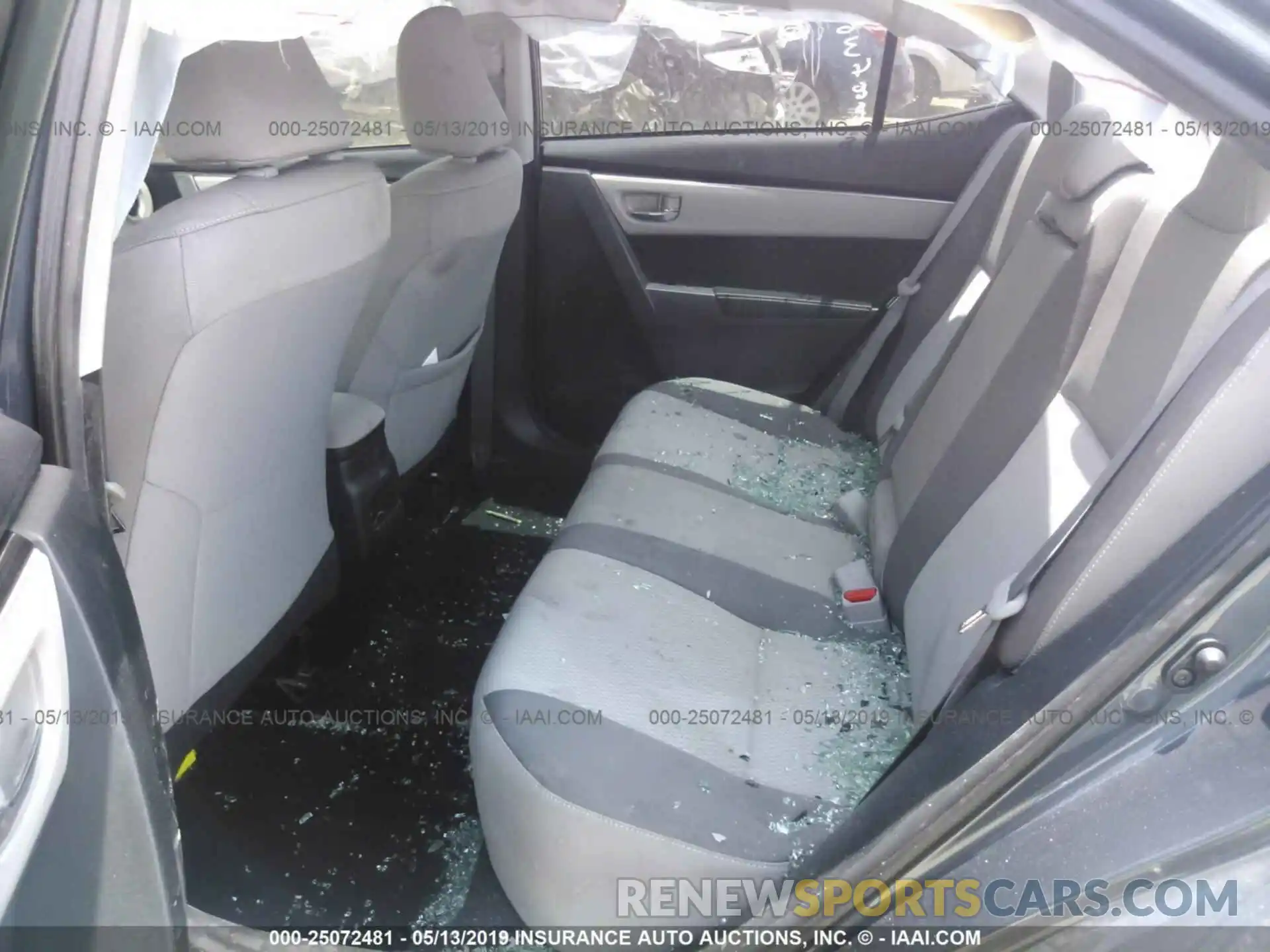 8 Photograph of a damaged car 5YFBURHE5KP864696 TOYOTA COROLLA 2019