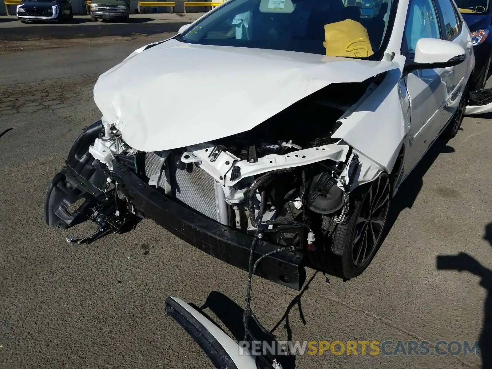 9 Photograph of a damaged car 5YFBURHE5KP865525 TOYOTA COROLLA 2019