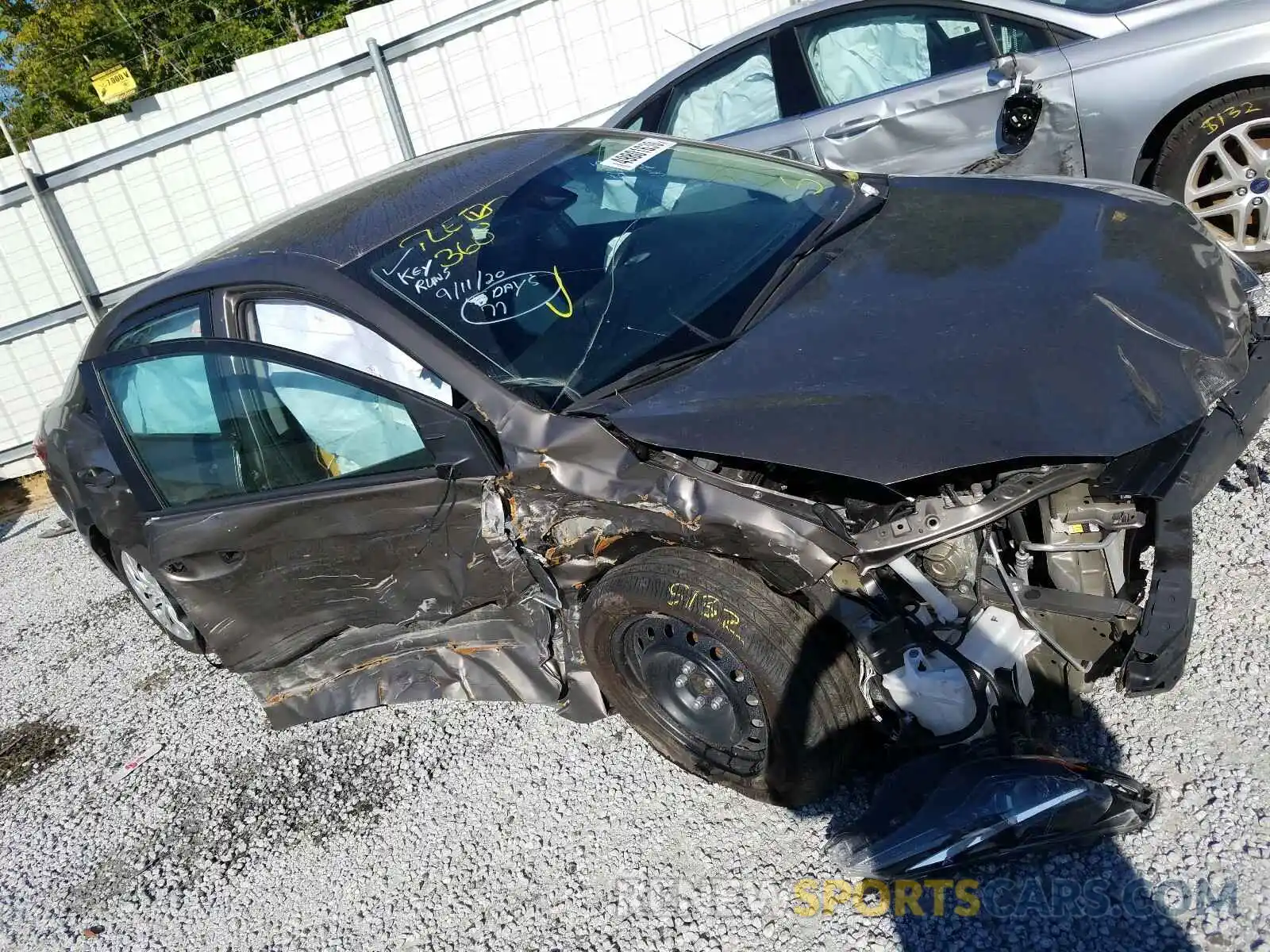 9 Photograph of a damaged car 5YFBURHE5KP865685 TOYOTA COROLLA 2019