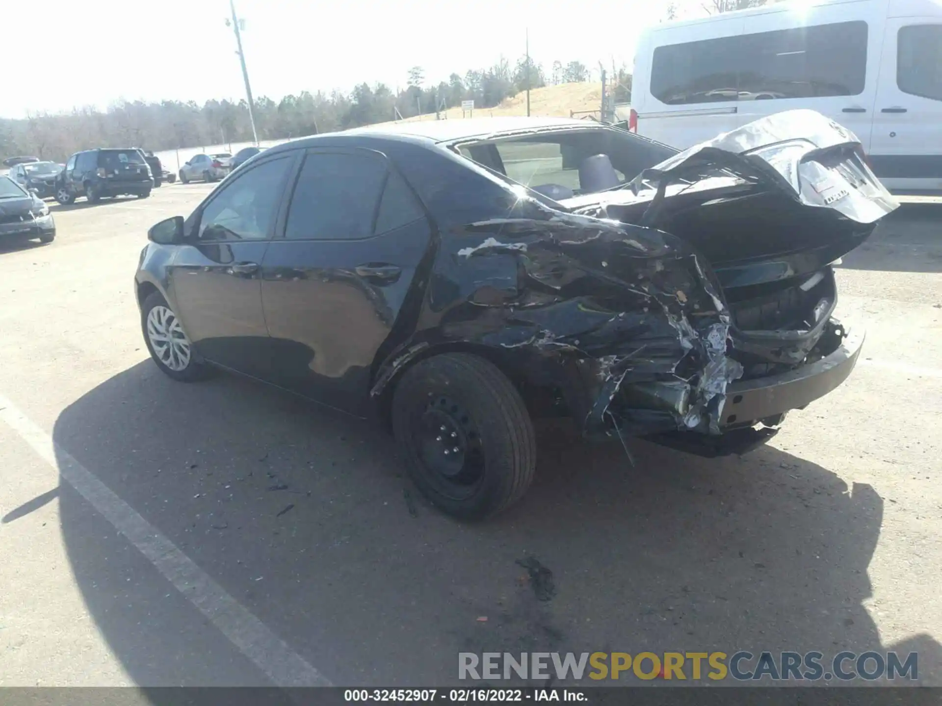 3 Photograph of a damaged car 5YFBURHE5KP865895 TOYOTA COROLLA 2019