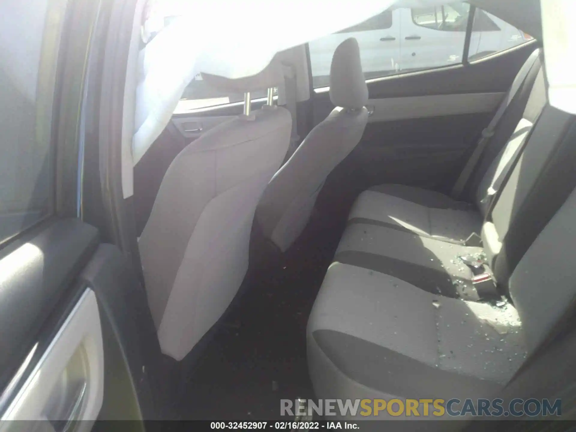 8 Photograph of a damaged car 5YFBURHE5KP865895 TOYOTA COROLLA 2019