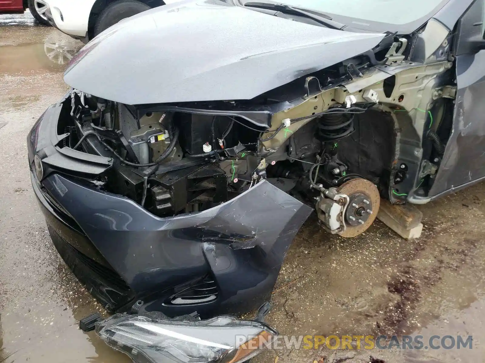 9 Photograph of a damaged car 5YFBURHE5KP866898 TOYOTA COROLLA 2019