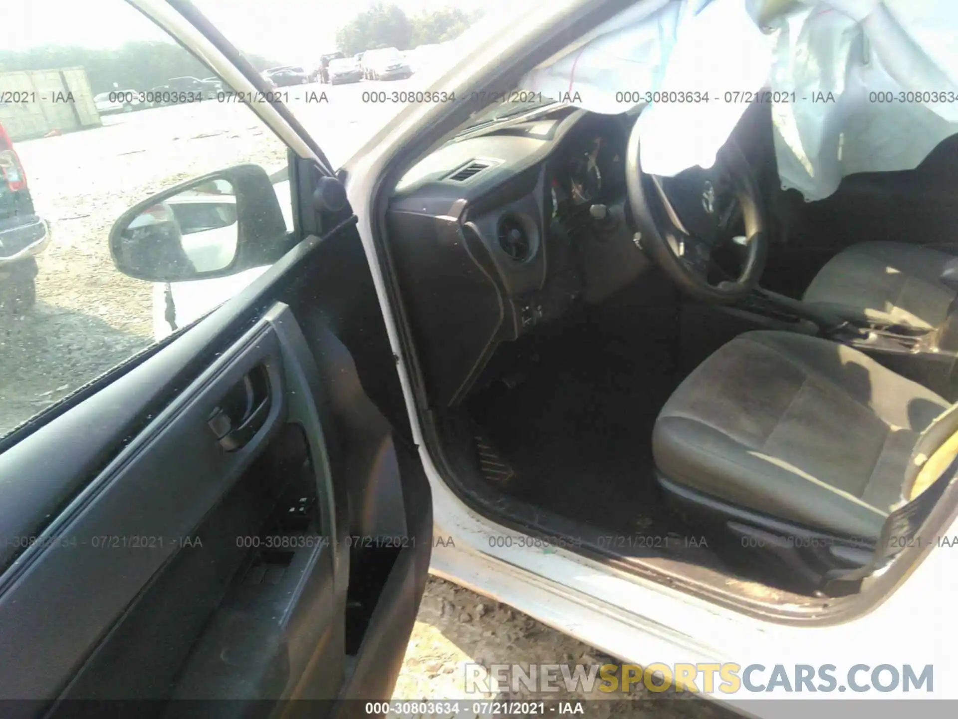 5 Photograph of a damaged car 5YFBURHE5KP867470 TOYOTA COROLLA 2019