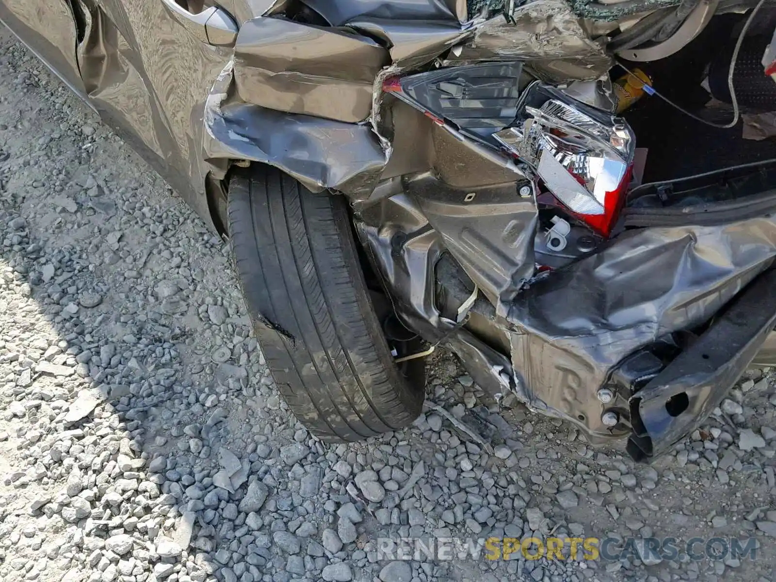 7 Photograph of a damaged car 5YFBURHE5KP868604 TOYOTA COROLLA 2019