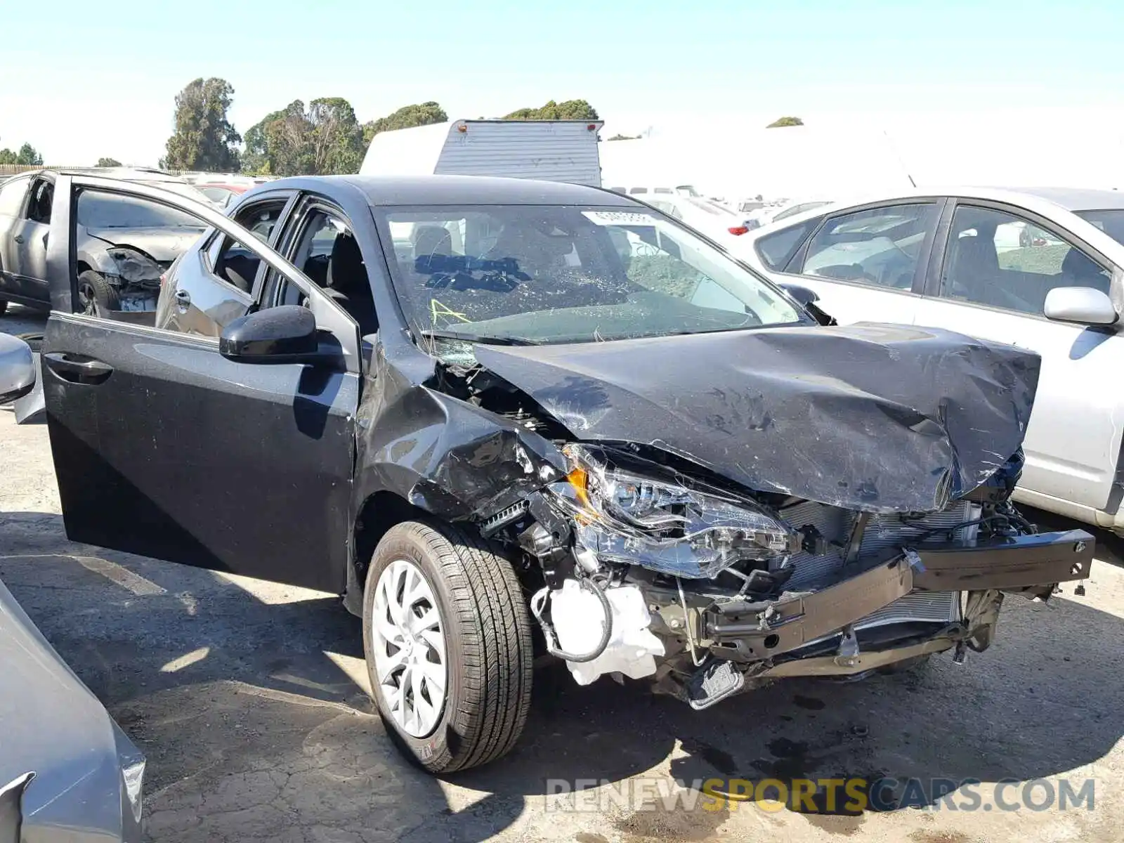 1 Photograph of a damaged car 5YFBURHE5KP869073 TOYOTA COROLLA 2019