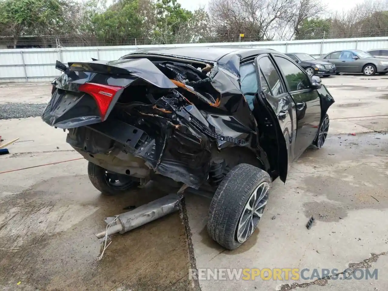 4 Photograph of a damaged car 5YFBURHE5KP870367 TOYOTA COROLLA 2019