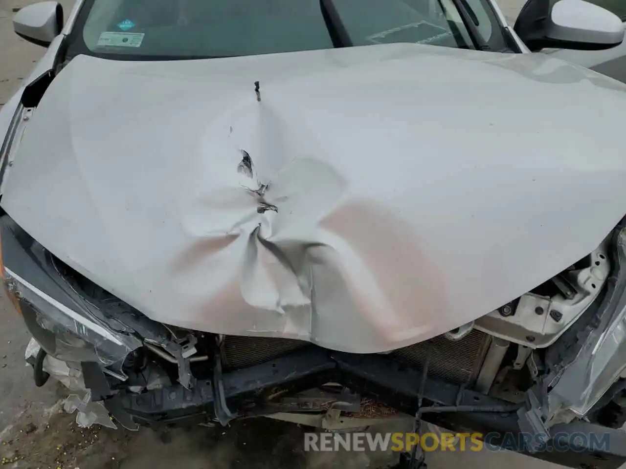 7 Photograph of a damaged car 5YFBURHE5KP872751 TOYOTA COROLLA 2019