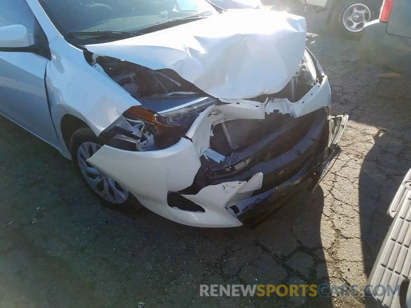 9 Photograph of a damaged car 5YFBURHE5KP875391 TOYOTA COROLLA 2019