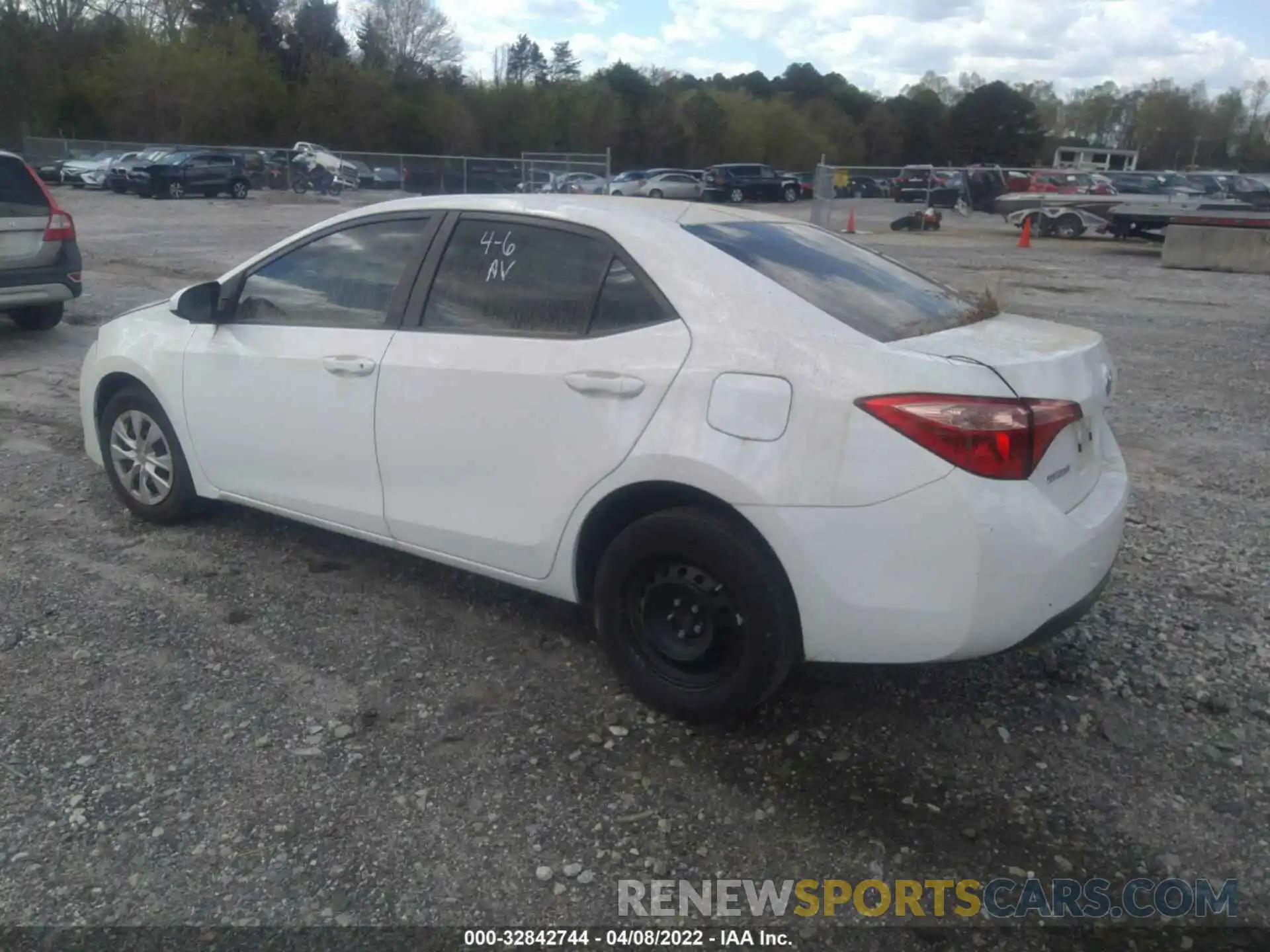 3 Photograph of a damaged car 5YFBURHE5KP876315 TOYOTA COROLLA 2019