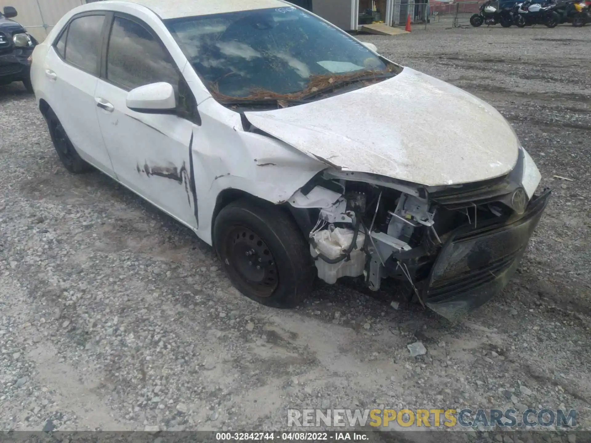 6 Photograph of a damaged car 5YFBURHE5KP876315 TOYOTA COROLLA 2019