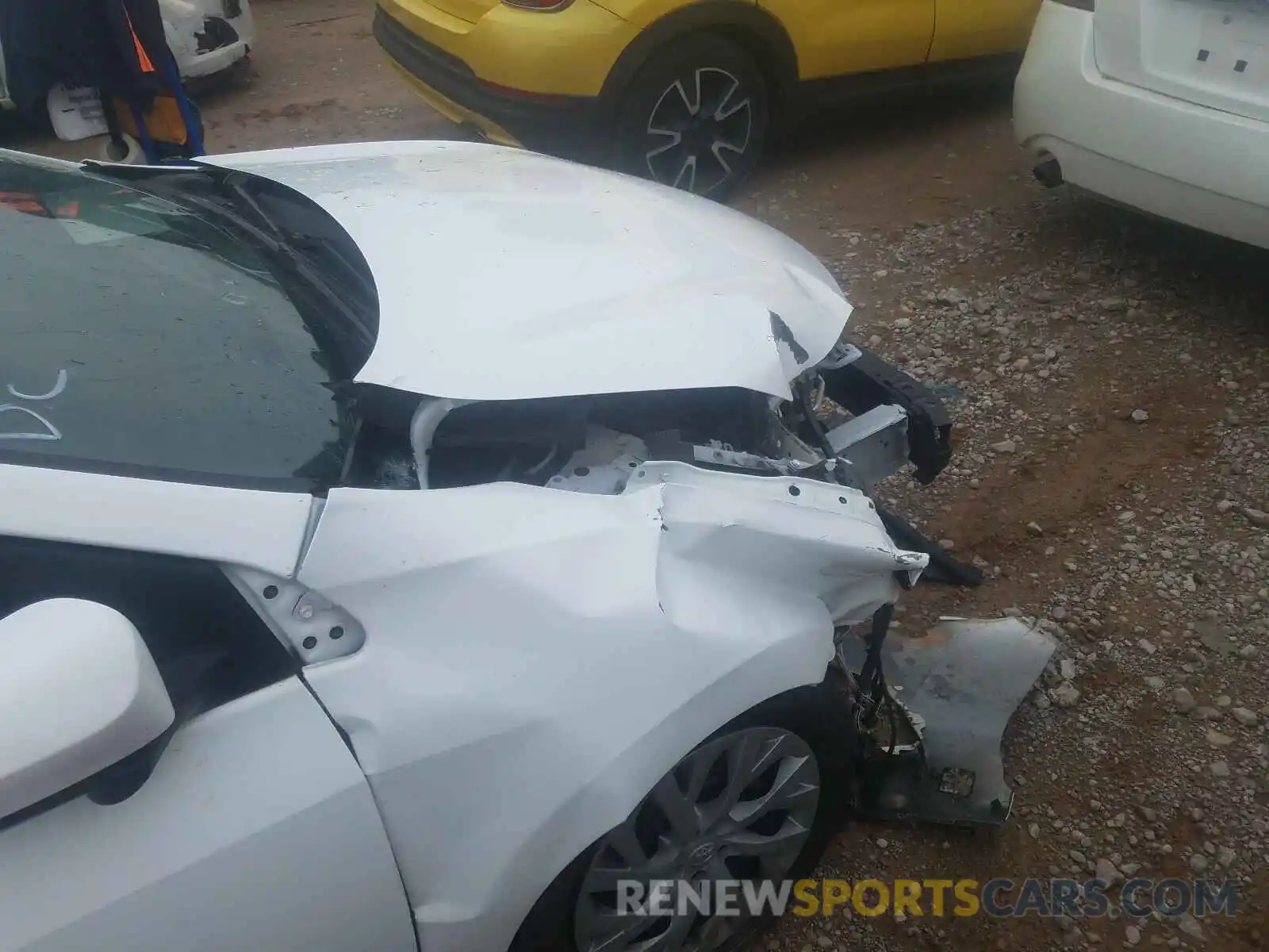 9 Photograph of a damaged car 5YFBURHE5KP877898 TOYOTA COROLLA 2019