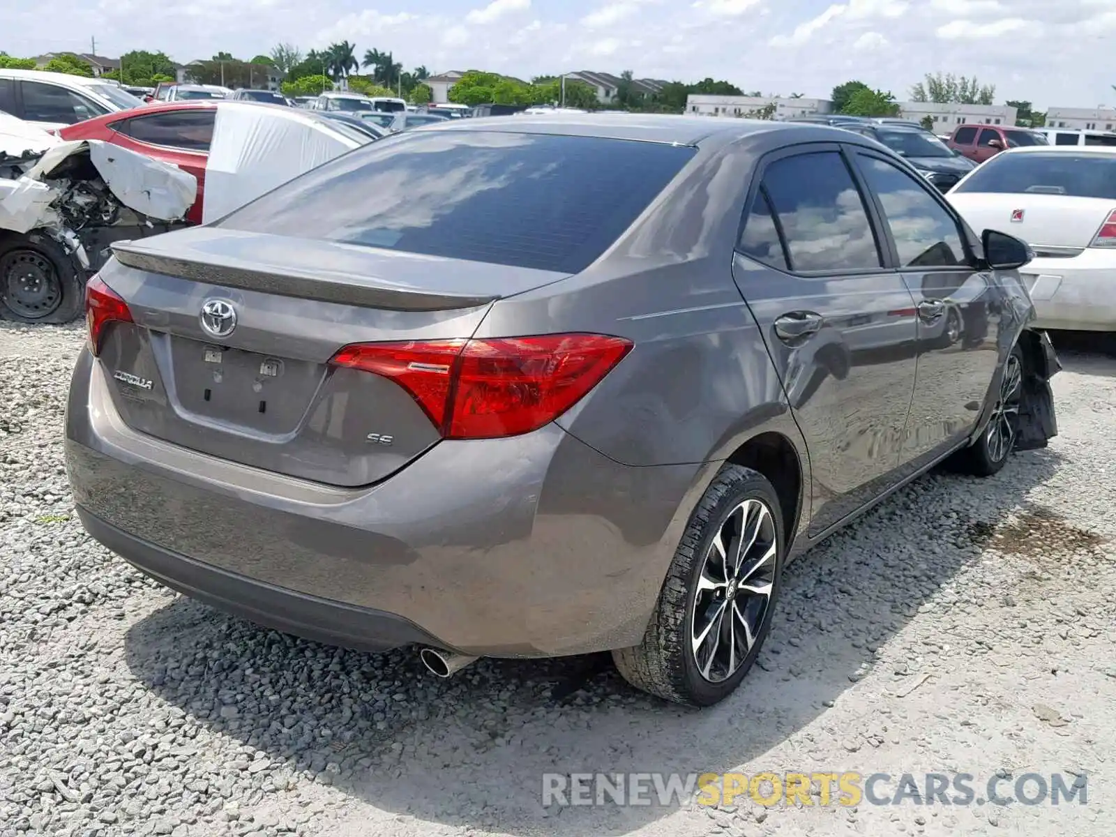 4 Photograph of a damaged car 5YFBURHE5KP881112 TOYOTA COROLLA 2019