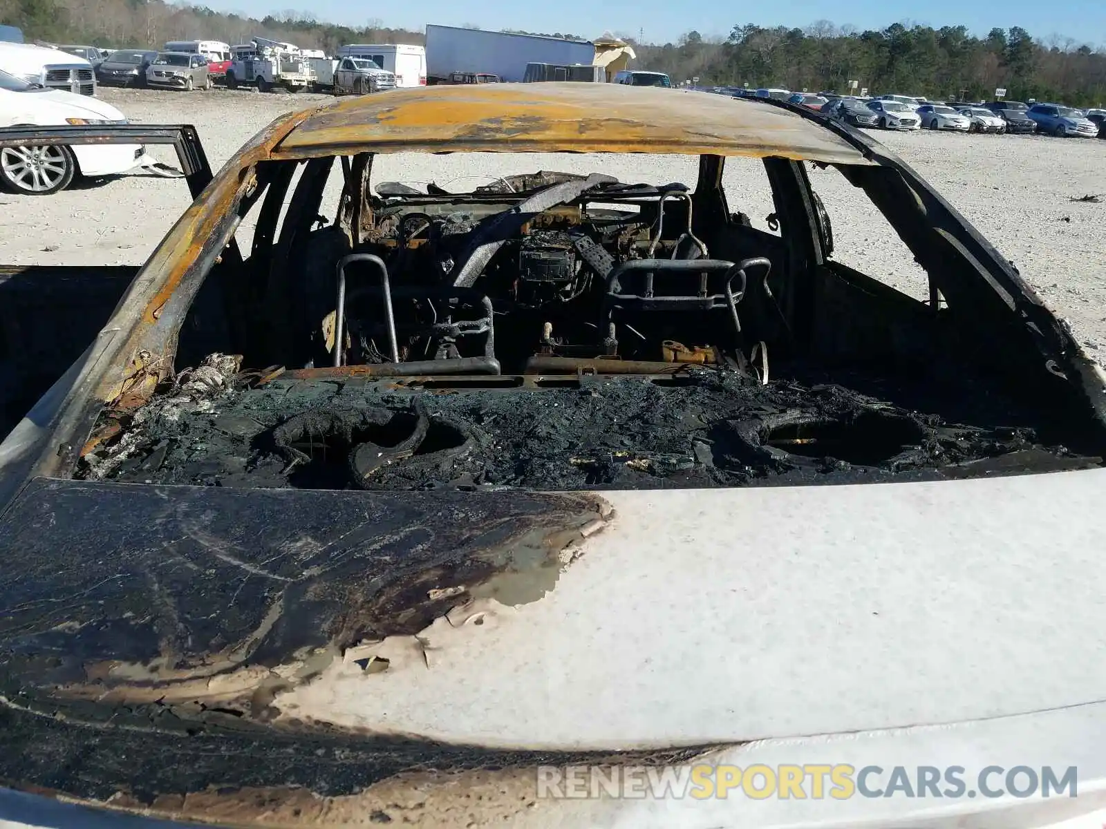 10 Photograph of a damaged car 5YFBURHE5KP881594 TOYOTA COROLLA 2019