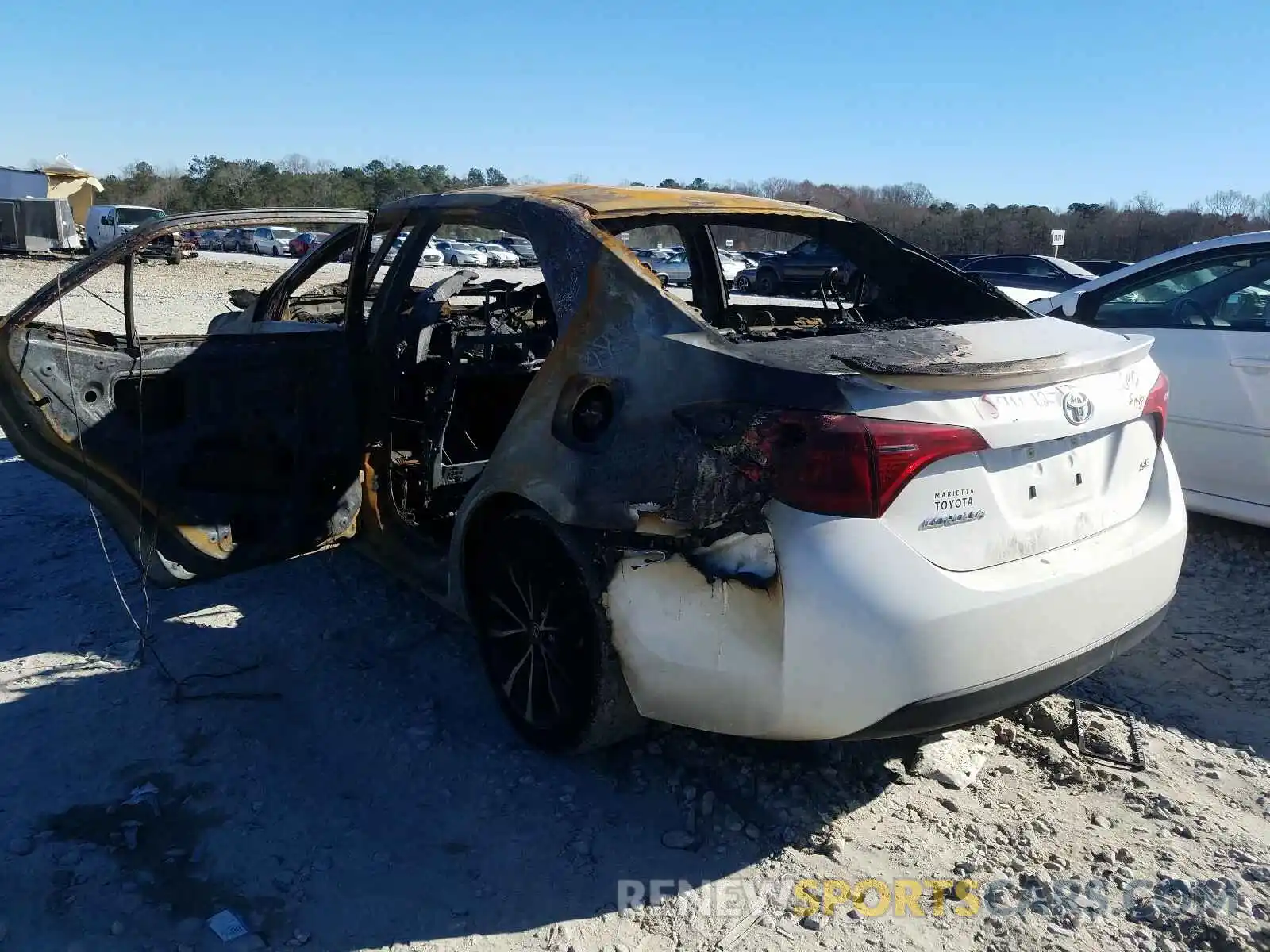 3 Фотография поврежденного автомобиля 5YFBURHE5KP881594 TOYOTA COROLLA 2019