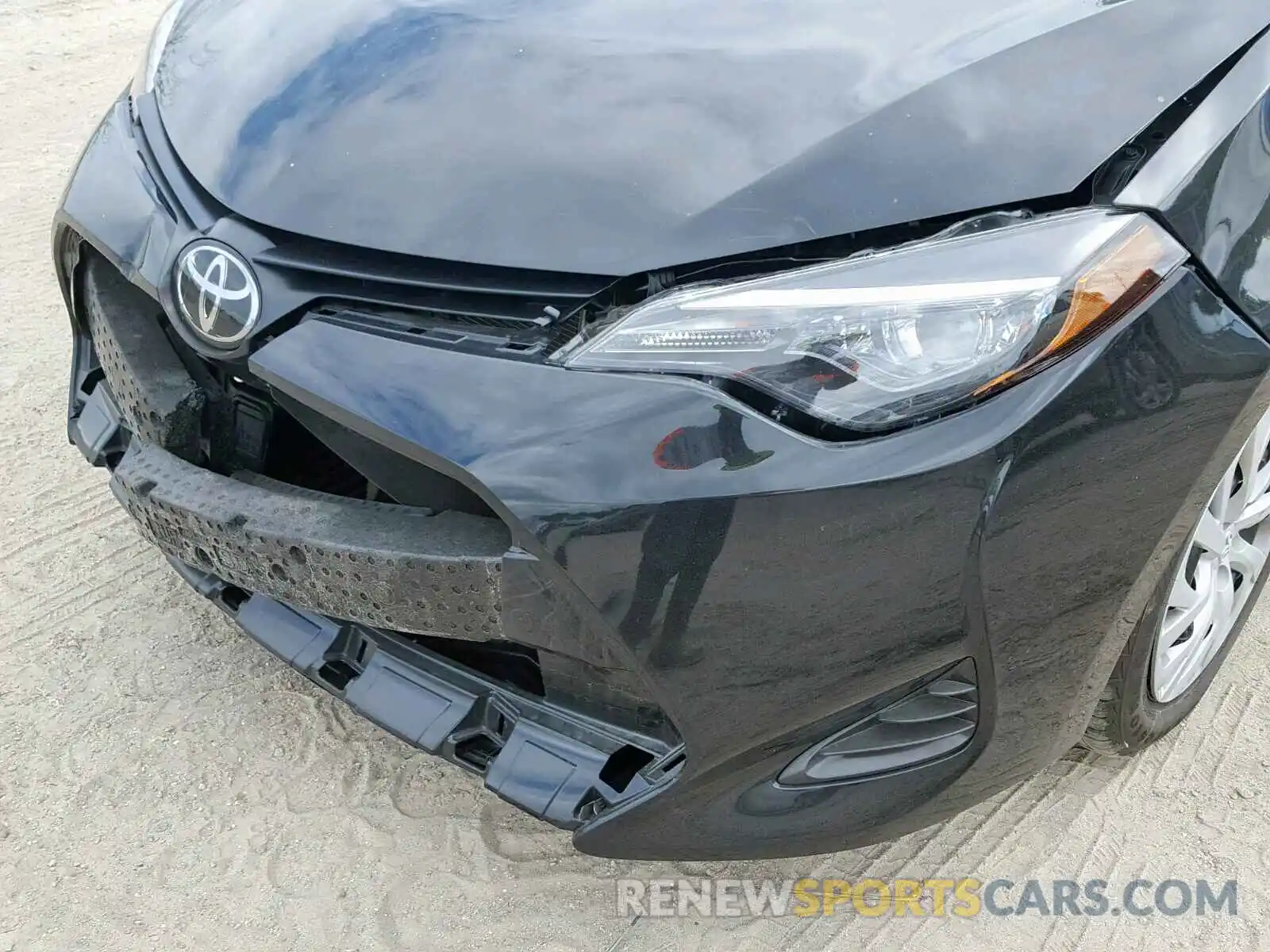 9 Photograph of a damaged car 5YFBURHE5KP882745 TOYOTA COROLLA 2019