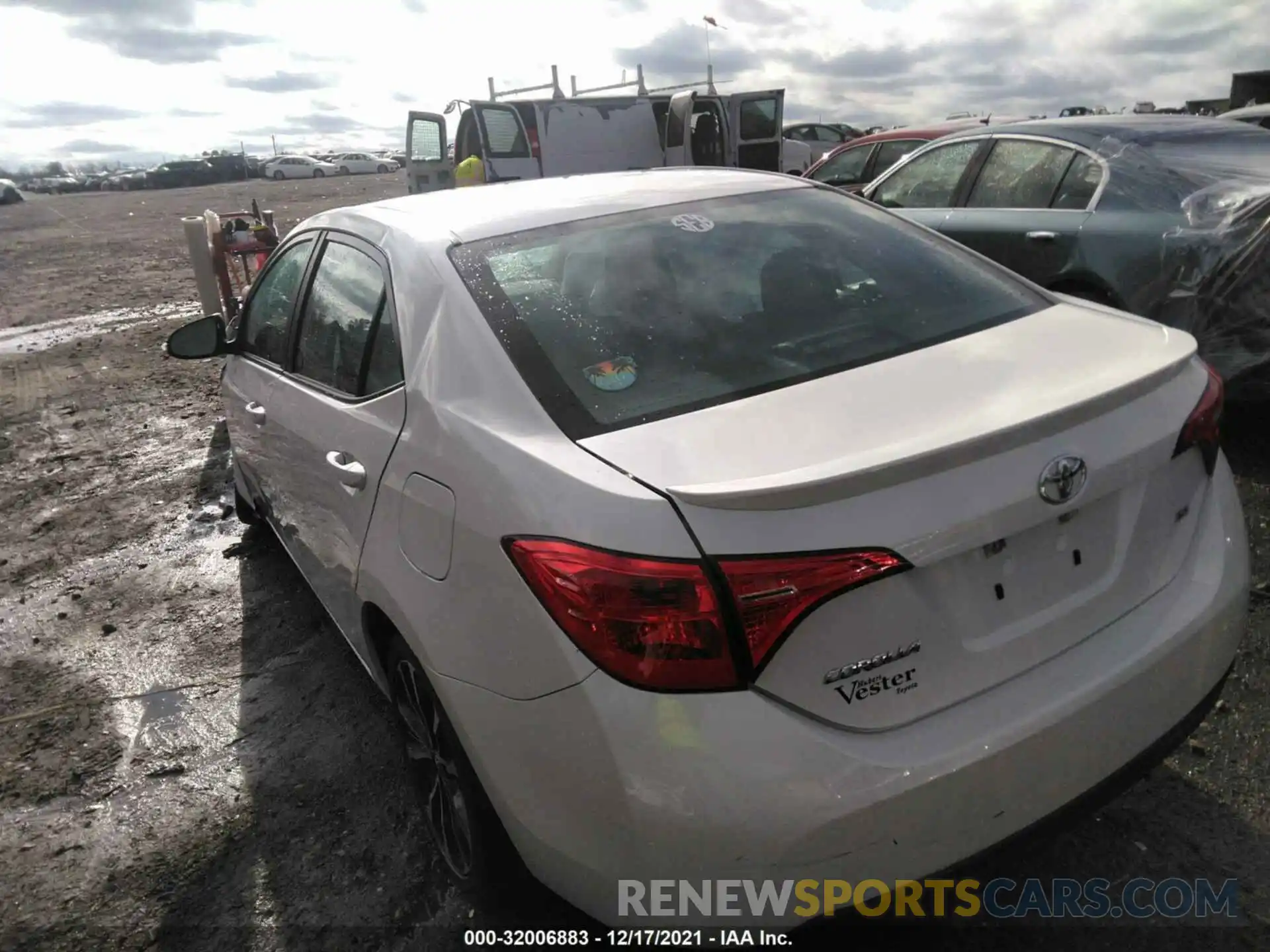 3 Photograph of a damaged car 5YFBURHE5KP883846 TOYOTA COROLLA 2019