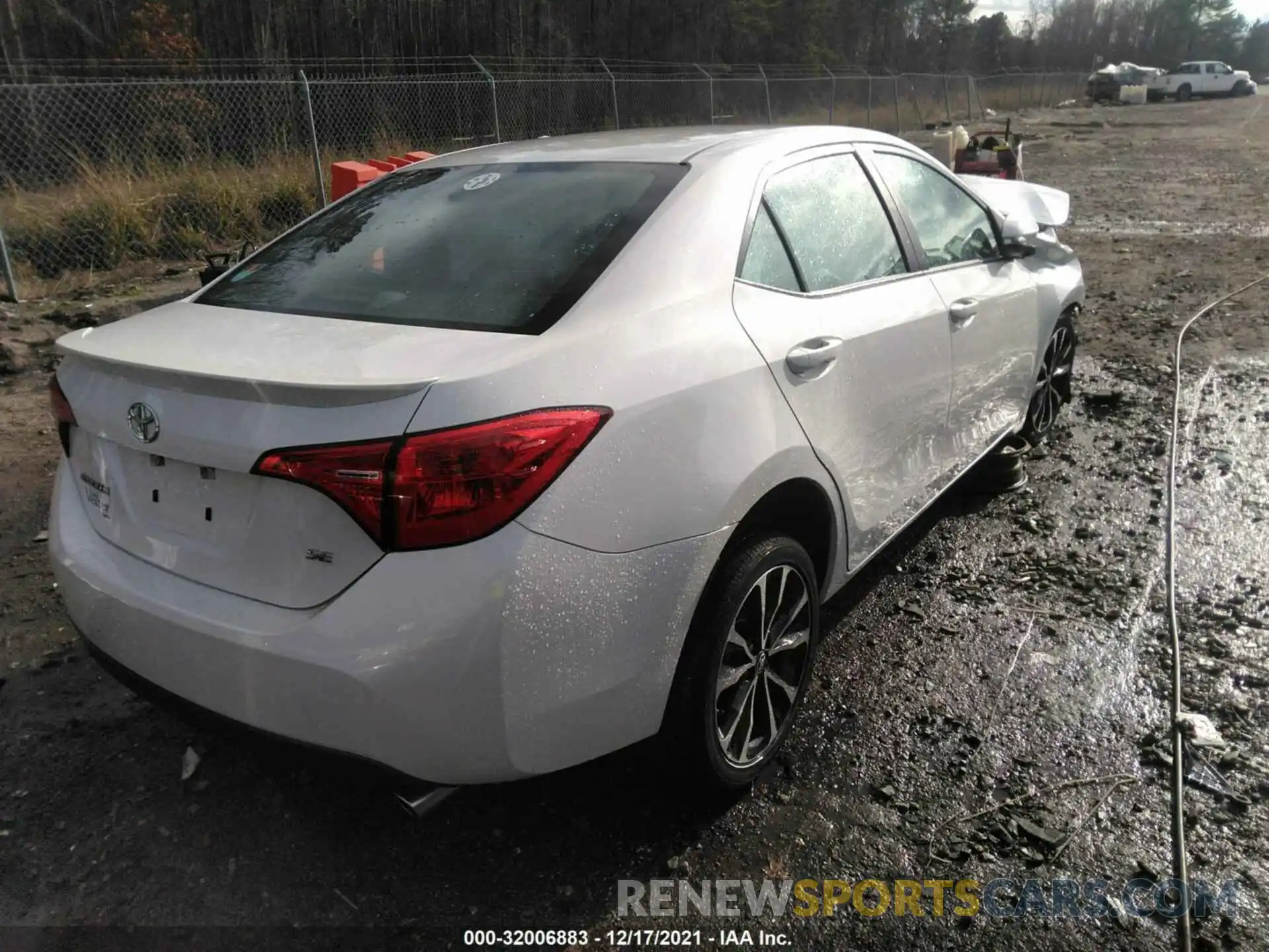 4 Photograph of a damaged car 5YFBURHE5KP883846 TOYOTA COROLLA 2019