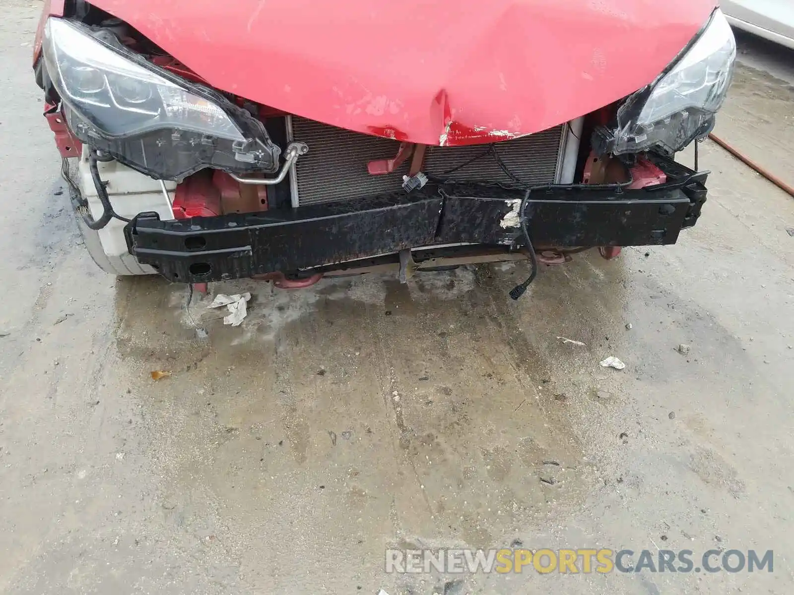 9 Photograph of a damaged car 5YFBURHE5KP883880 TOYOTA COROLLA 2019