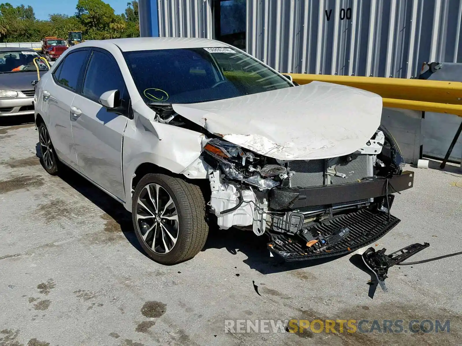 1 Photograph of a damaged car 5YFBURHE5KP884575 TOYOTA COROLLA 2019