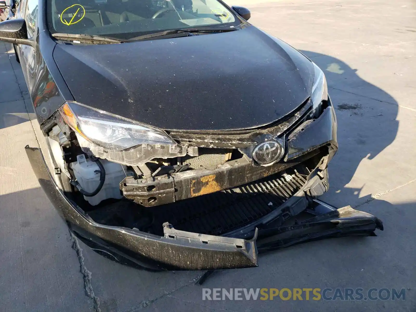 9 Photograph of a damaged car 5YFBURHE5KP884625 TOYOTA COROLLA 2019