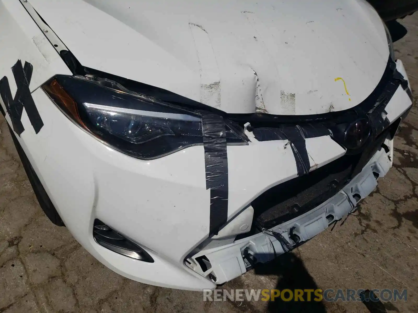9 Photograph of a damaged car 5YFBURHE5KP884740 TOYOTA COROLLA 2019