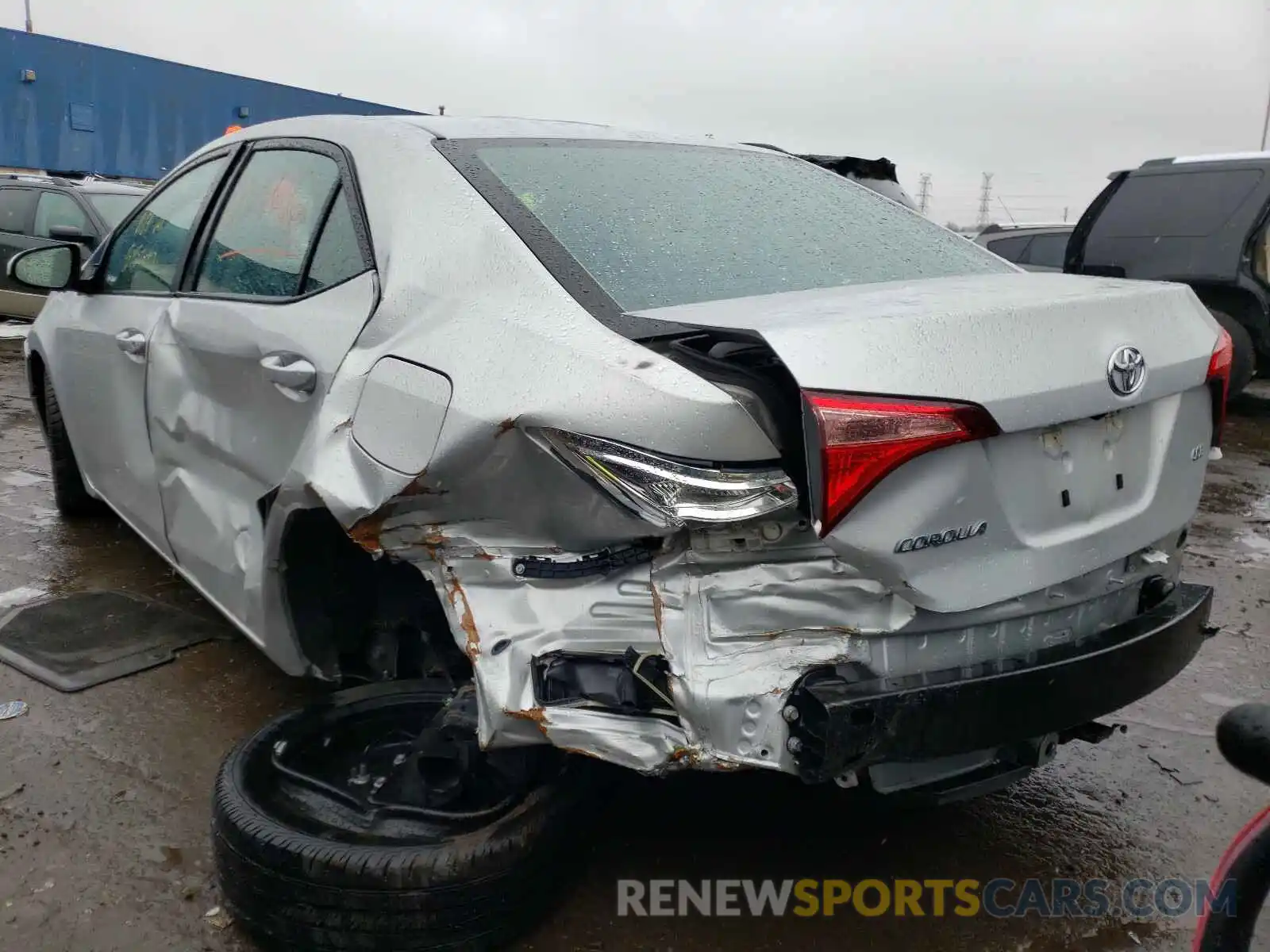 3 Photograph of a damaged car 5YFBURHE5KP885435 TOYOTA COROLLA 2019