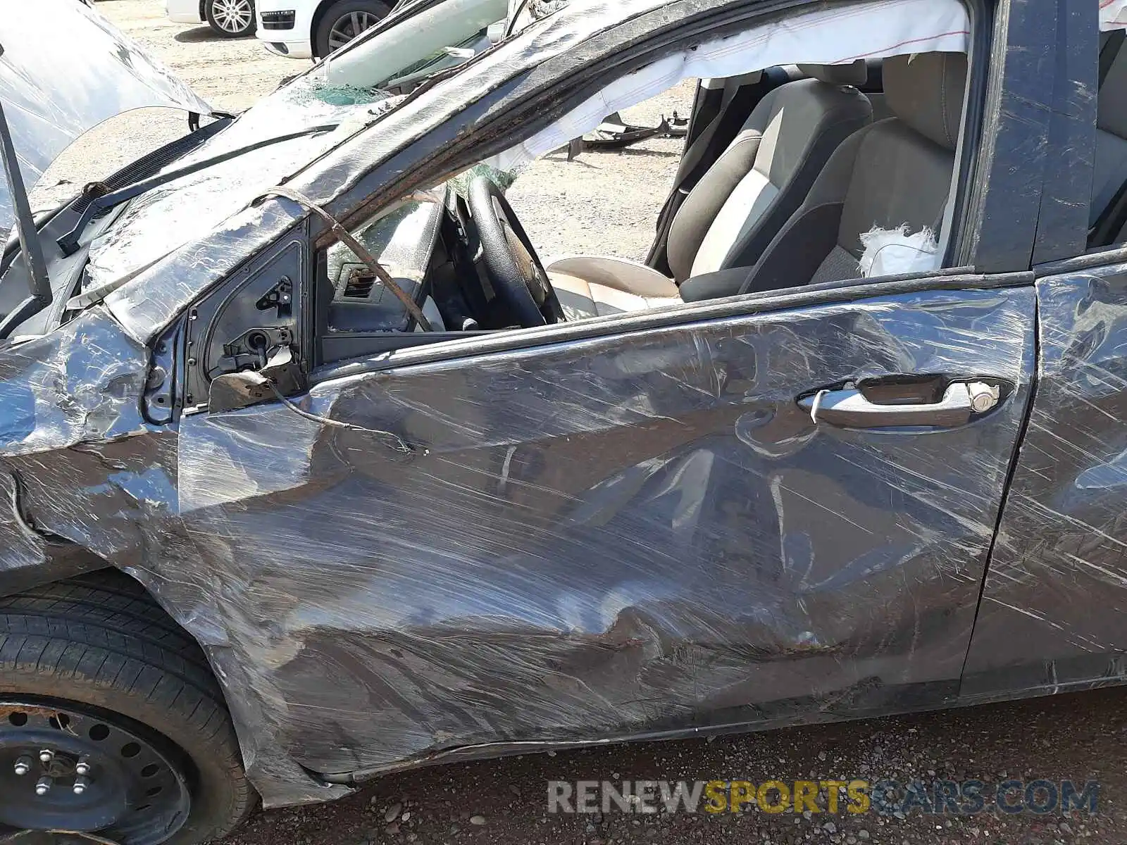 10 Photograph of a damaged car 5YFBURHE5KP886245 TOYOTA COROLLA 2019