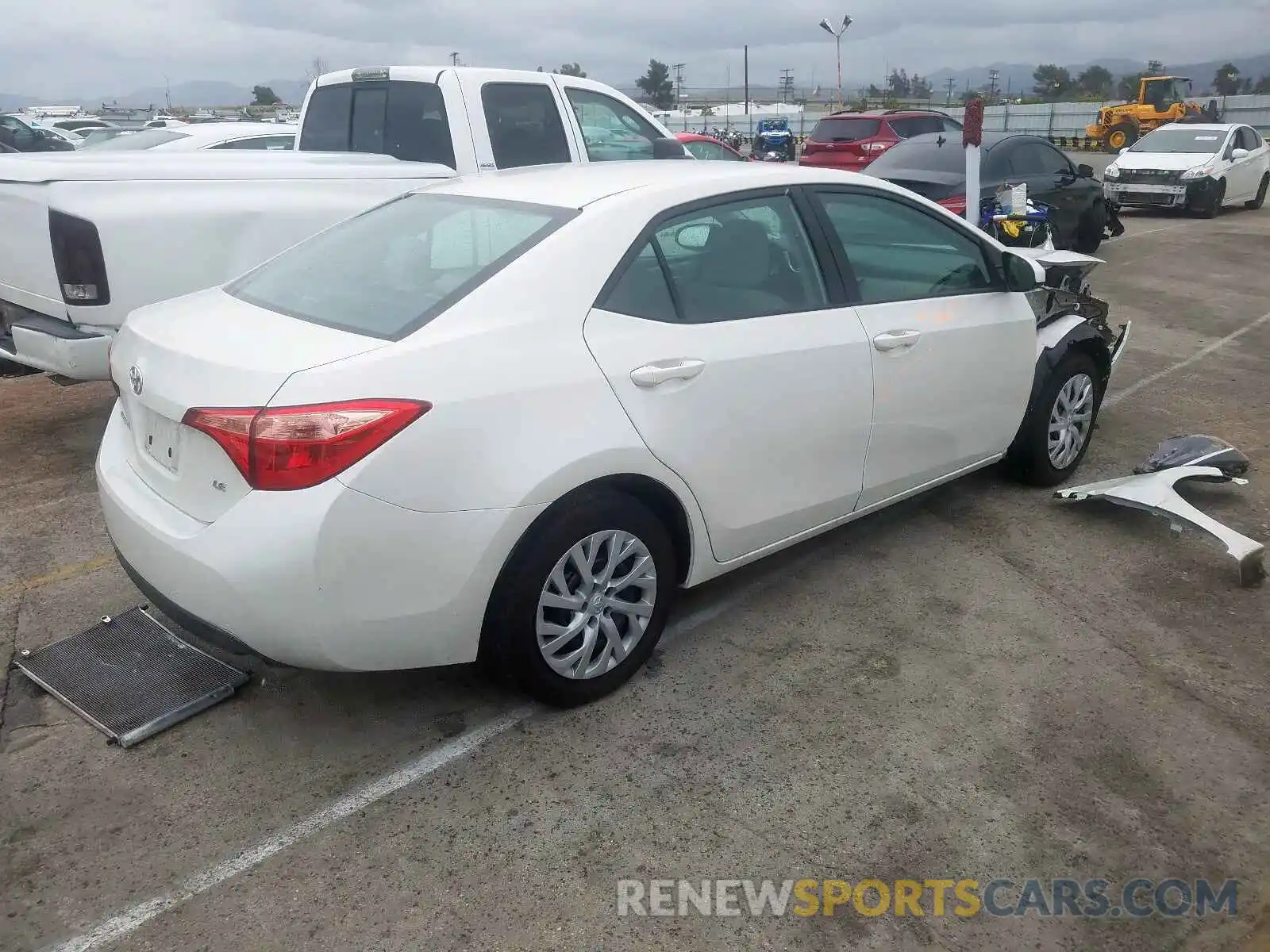 4 Photograph of a damaged car 5YFBURHE5KP886455 TOYOTA COROLLA 2019