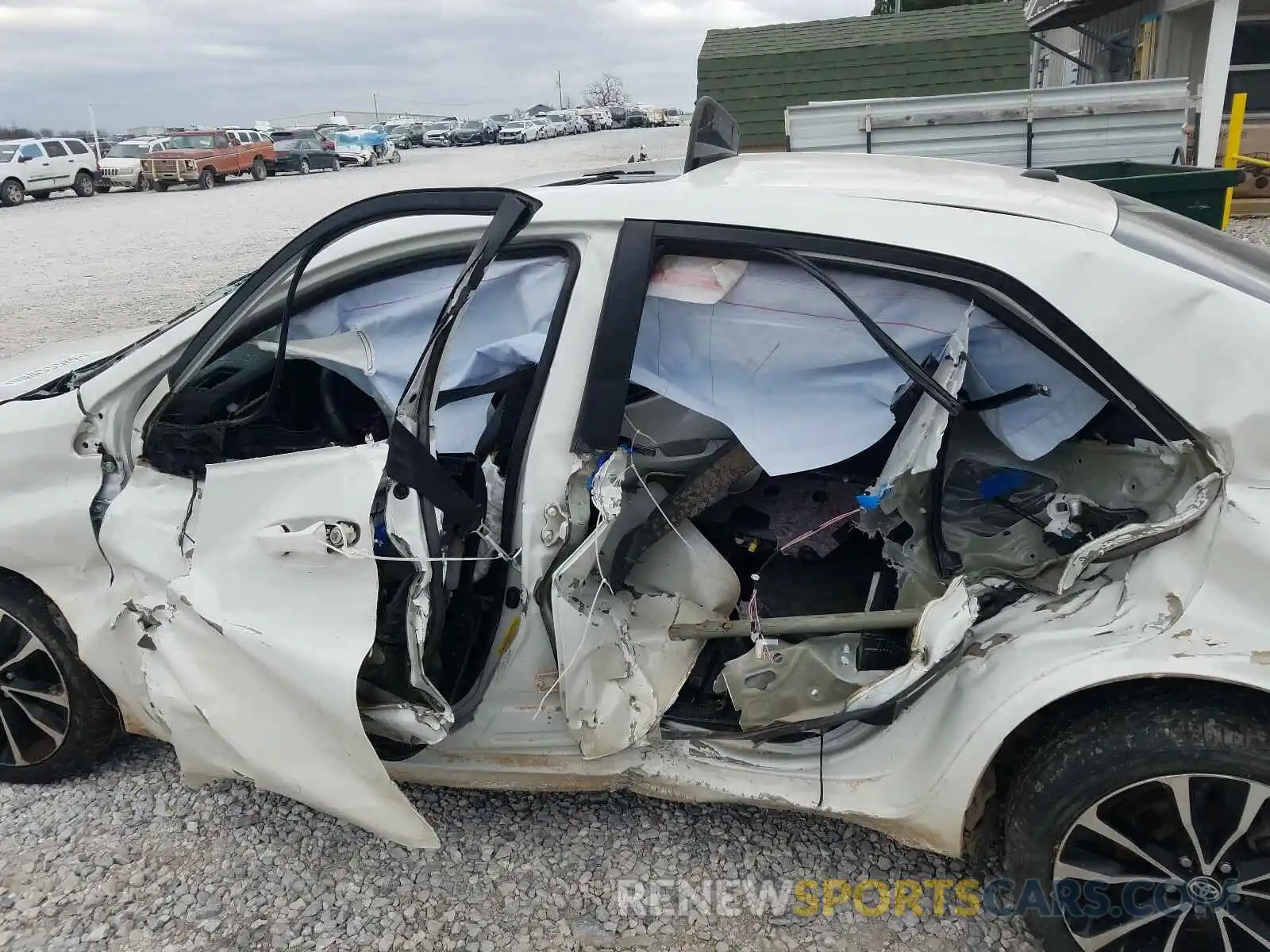 9 Photograph of a damaged car 5YFBURHE5KP886567 TOYOTA COROLLA 2019