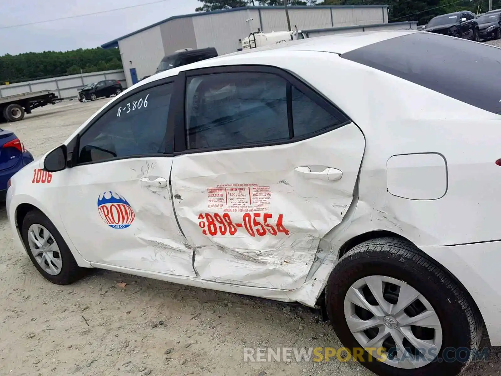 9 Photograph of a damaged car 5YFBURHE5KP886732 TOYOTA COROLLA 2019