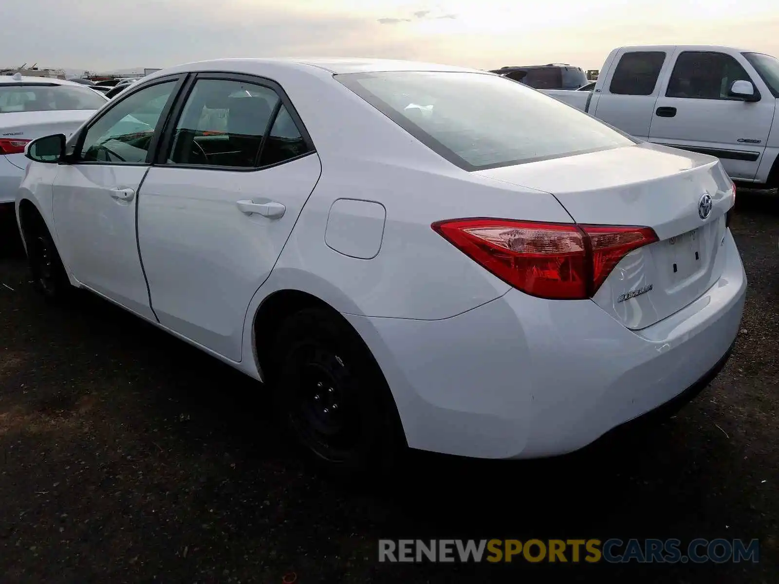 3 Photograph of a damaged car 5YFBURHE5KP886777 TOYOTA COROLLA 2019