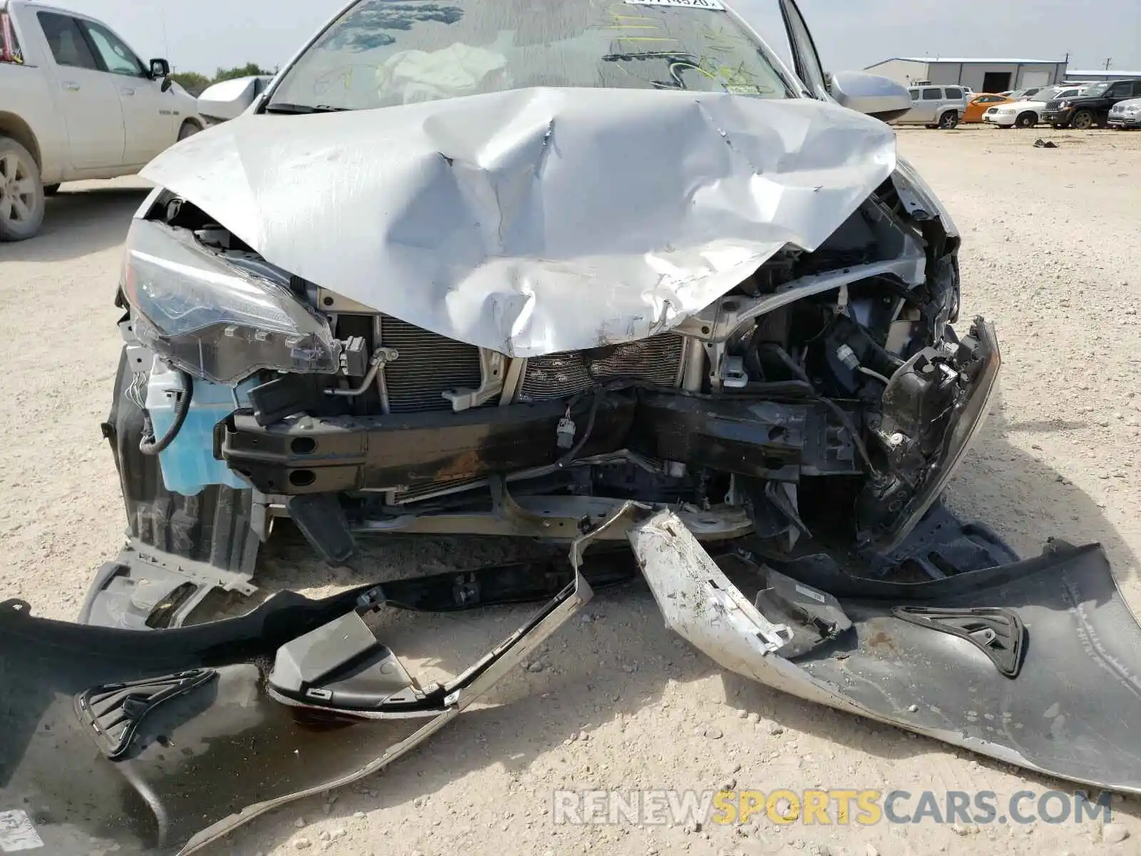 9 Photograph of a damaged car 5YFBURHE5KP886861 TOYOTA COROLLA 2019