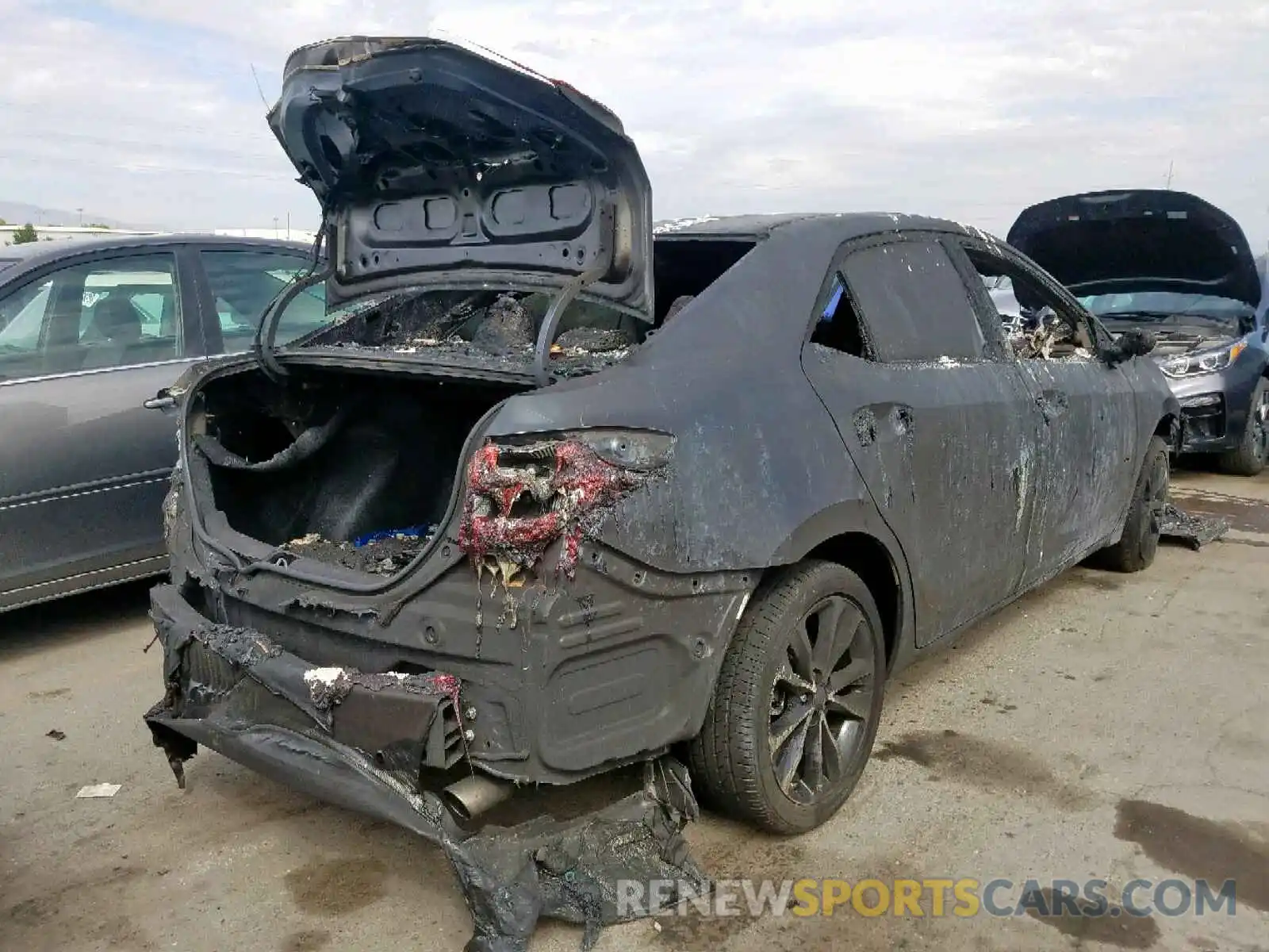 4 Photograph of a damaged car 5YFBURHE5KP888819 TOYOTA COROLLA 2019