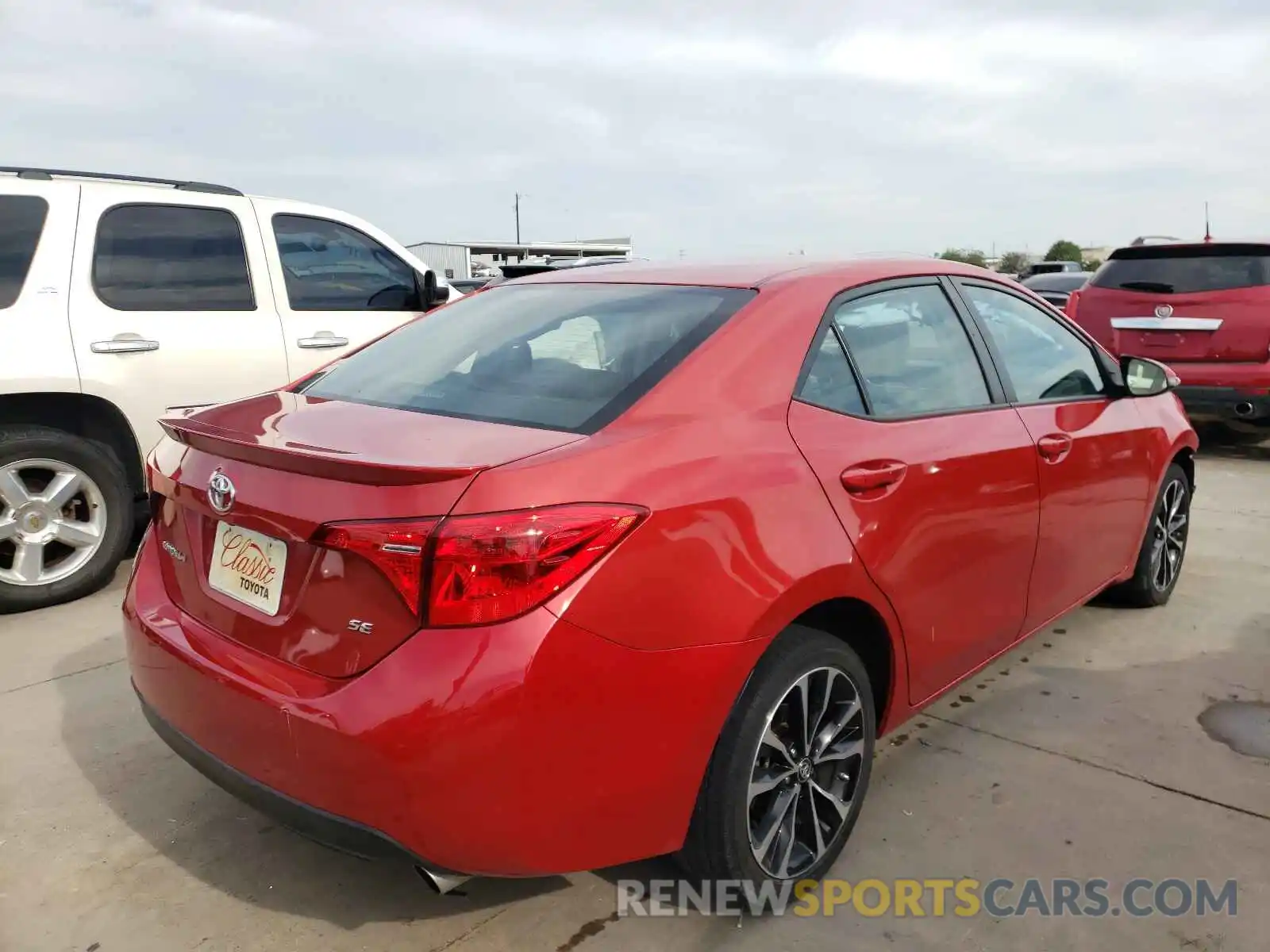 4 Photograph of a damaged car 5YFBURHE5KP891526 TOYOTA COROLLA 2019