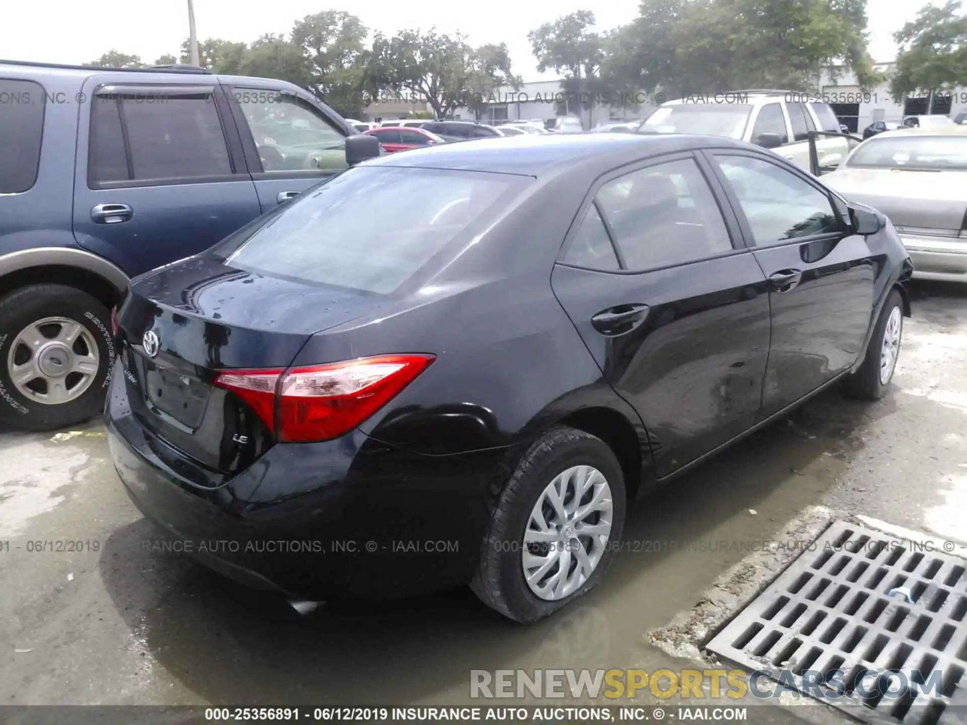 4 Photograph of a damaged car 5YFBURHE5KP891560 TOYOTA COROLLA 2019