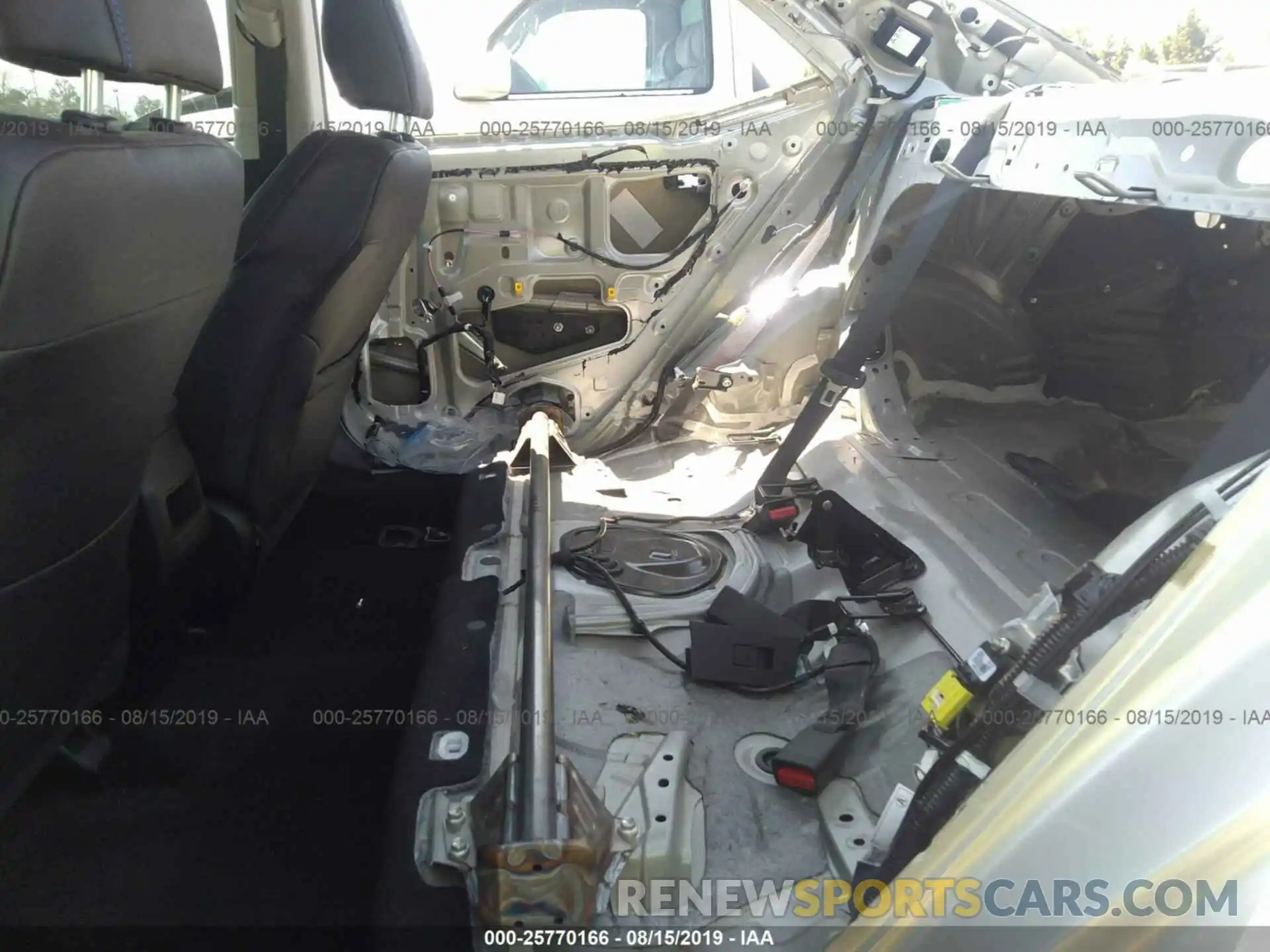 8 Photograph of a damaged car 5YFBURHE5KP893082 TOYOTA COROLLA 2019