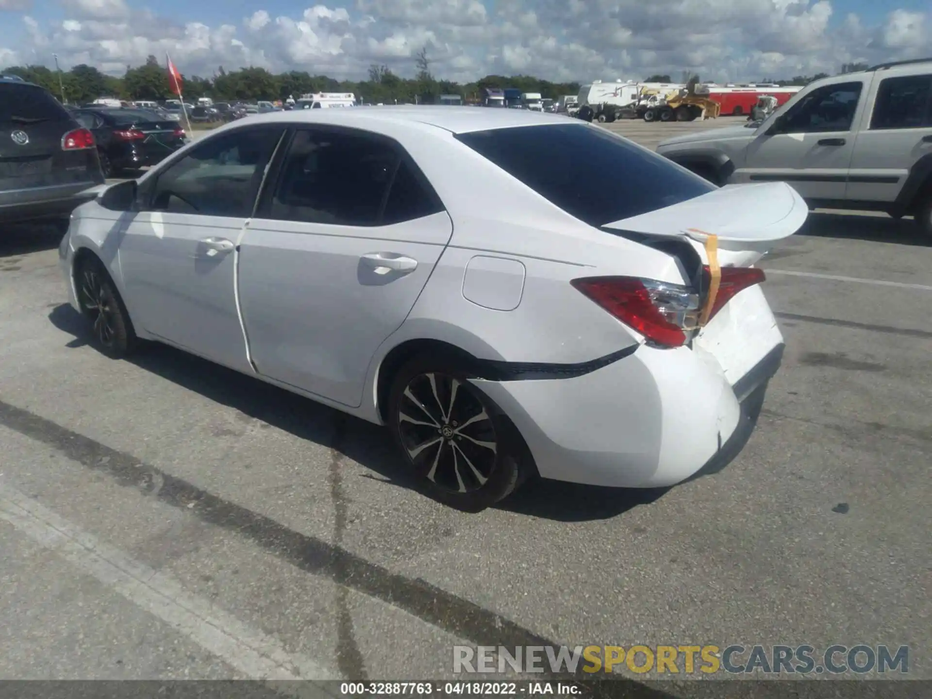 3 Photograph of a damaged car 5YFBURHE5KP893969 TOYOTA COROLLA 2019